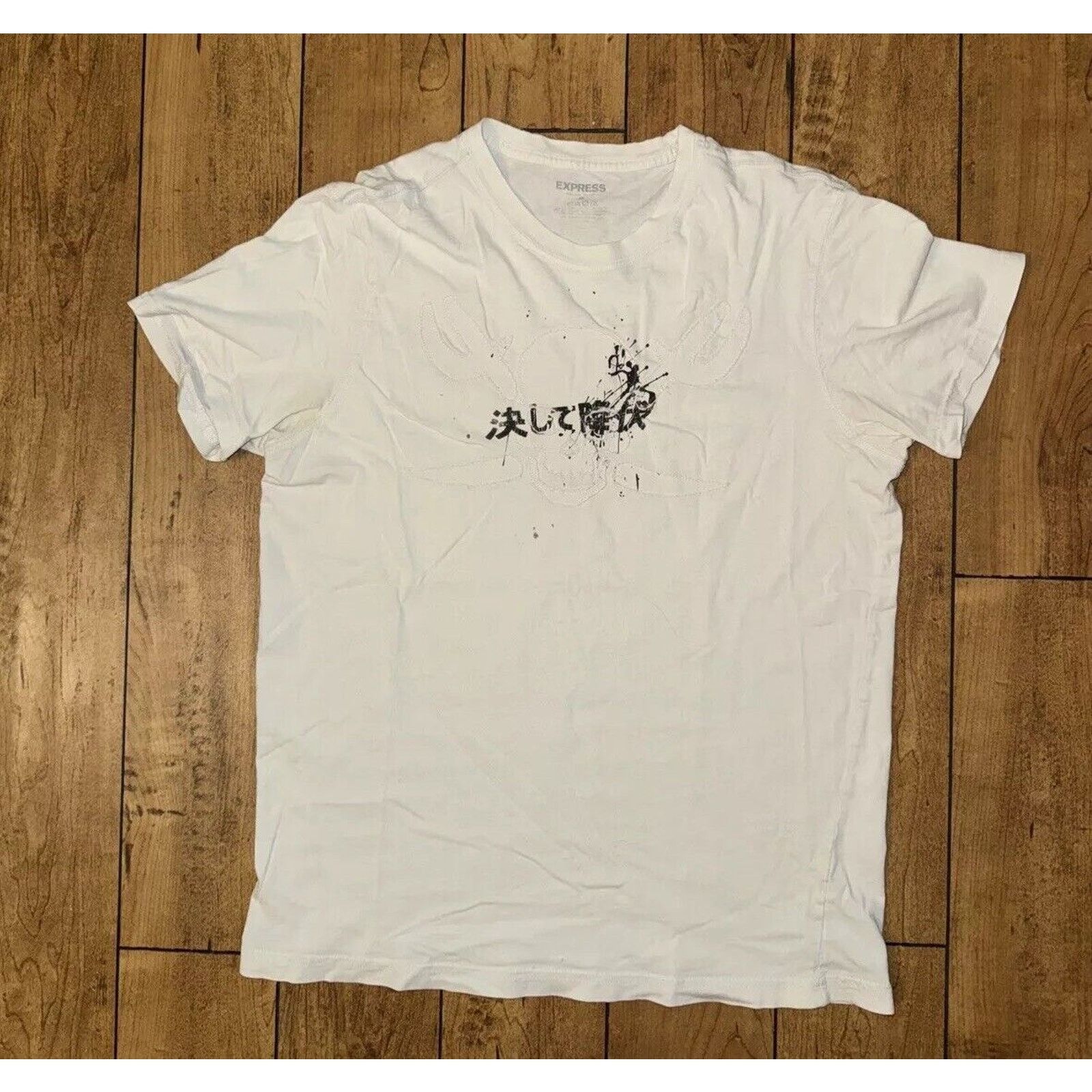 Express Express Men’s T-Shirt White Skull And Crossbones Med 19x24 Size US M / EU 48-50 / 2 - 1 Thumbnail