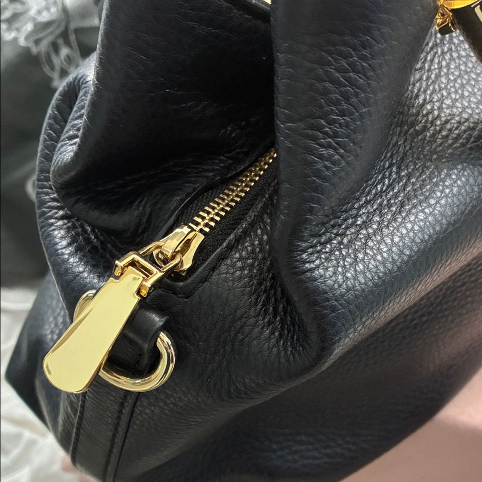 Vince Camuto New Vince Camuto Black Leather Handbag with Gold Hardware Size ONE SIZE - 7 Thumbnail