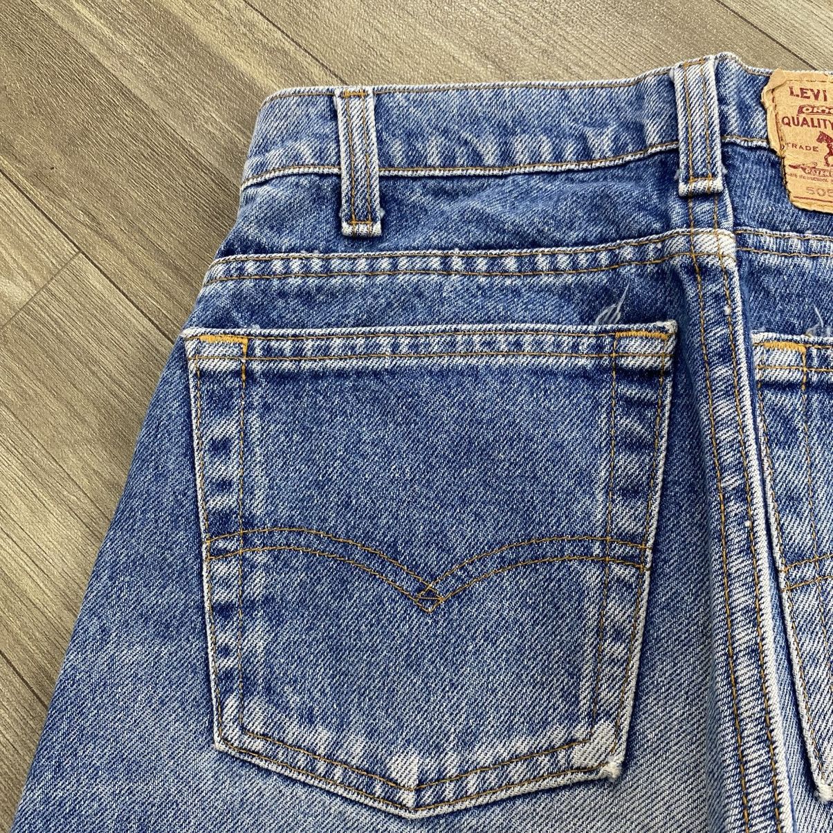 Levi's Vintage Clothing 1990s Vintage Levis 505 USA 28x34 Faded Blue Jeans Size US 28 / EU 44 - 14 Thumbnail