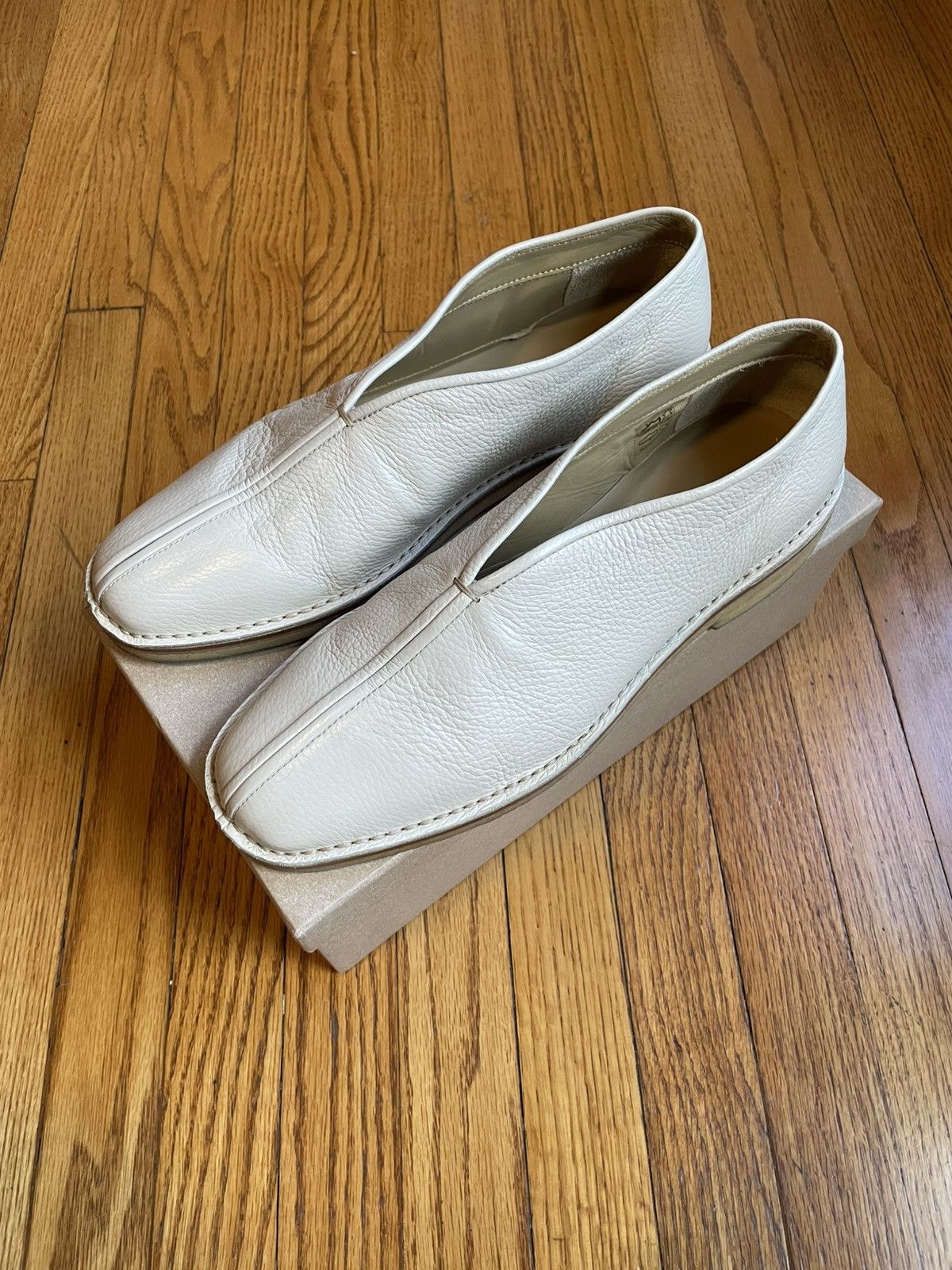 Lemaire Chinese Leather Slippers Lemaire Flat Piped Slippers Shiny