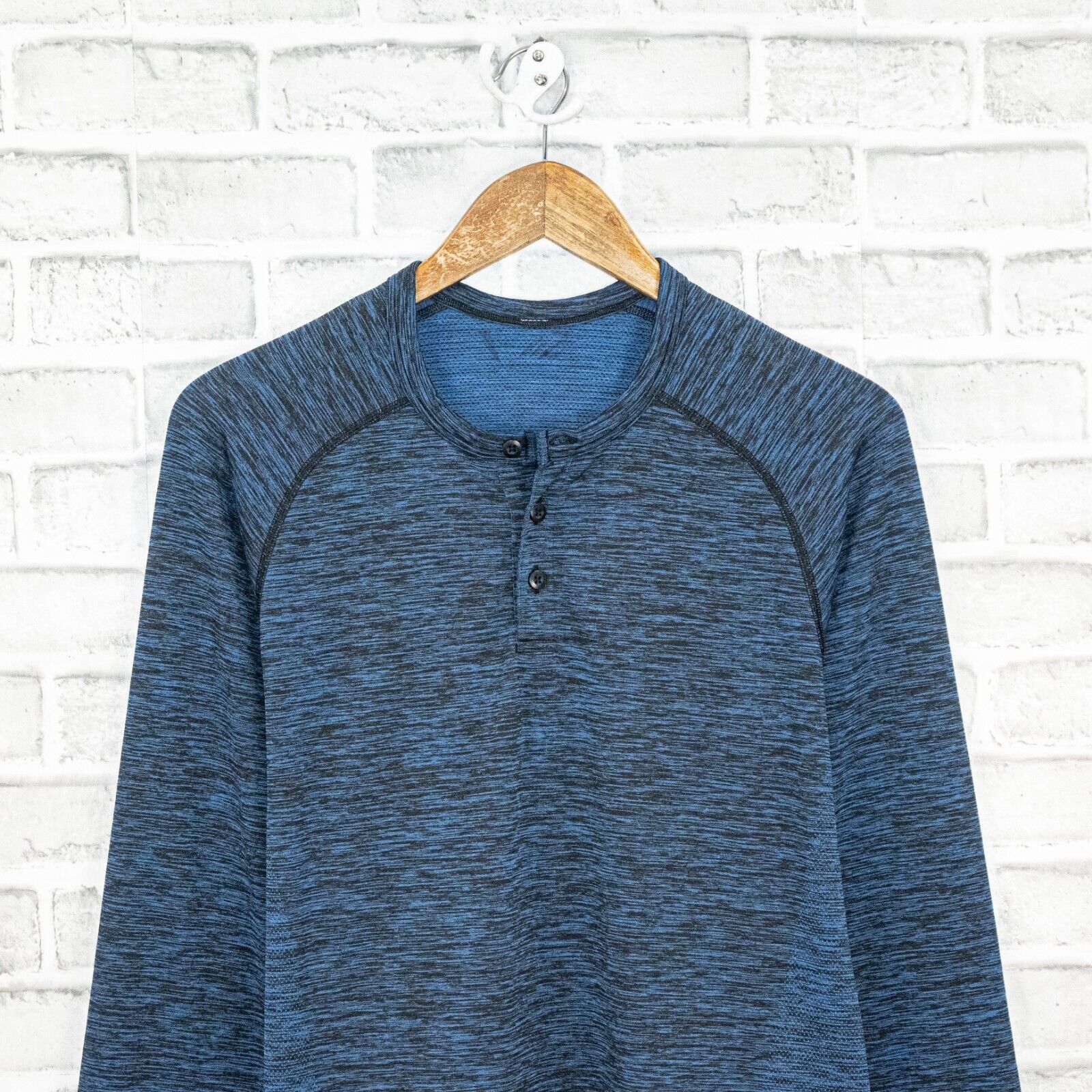 Lululemon Lululemon Men's Long Sleeve Henley Shirt in Heather Blue Size US S / EU 44-46 / 1 - 3 Thumbnail