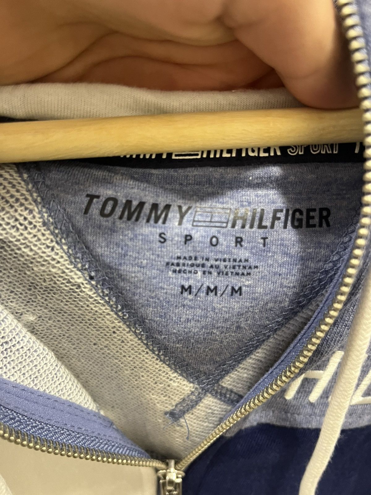 Vintage Vintage Y2K Tommy Hilfiger Zip Hoodie Sweatshirt Size M / US 6-8 / IT 42-44 - 4 Thumbnail