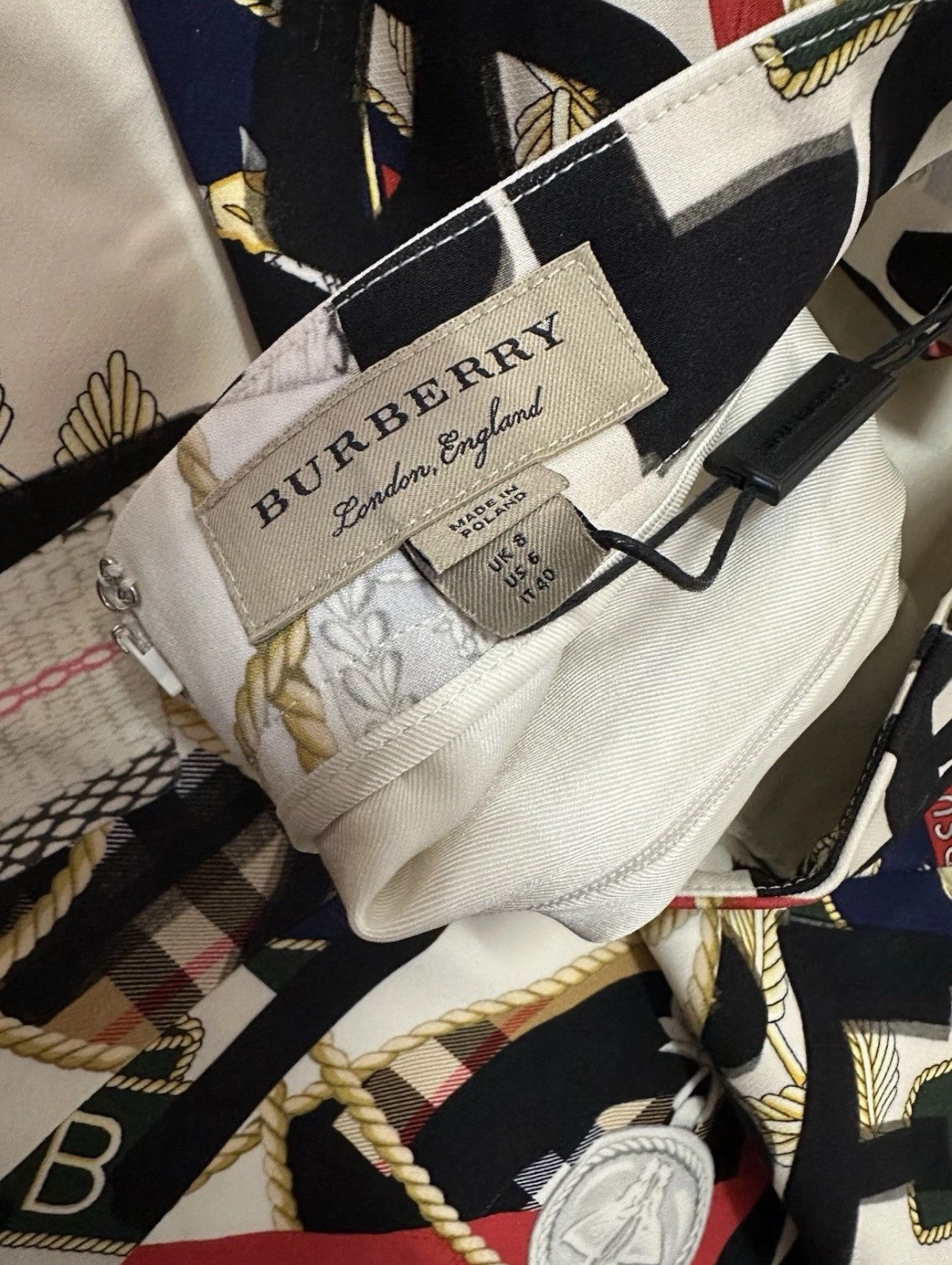 Burberry BURBERRY Graffiti archive skarf panel print wool mini skirt Size 30" / US 8 / IT 44 - 5 Thumbnail