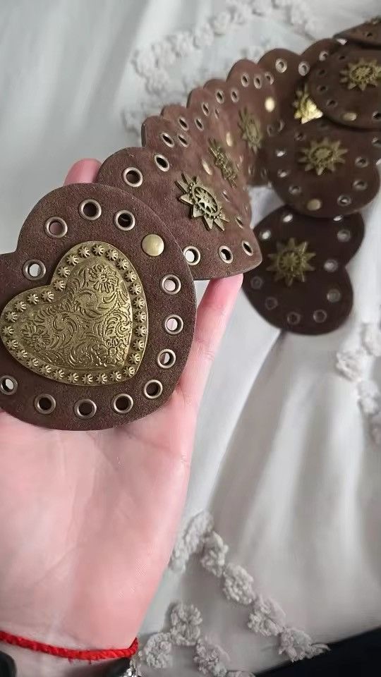 Leather × Vintage Brown PU Leather Pinned Heart Shape Bohemian Style Belt Size ONE SIZE - 11 Thumbnail
