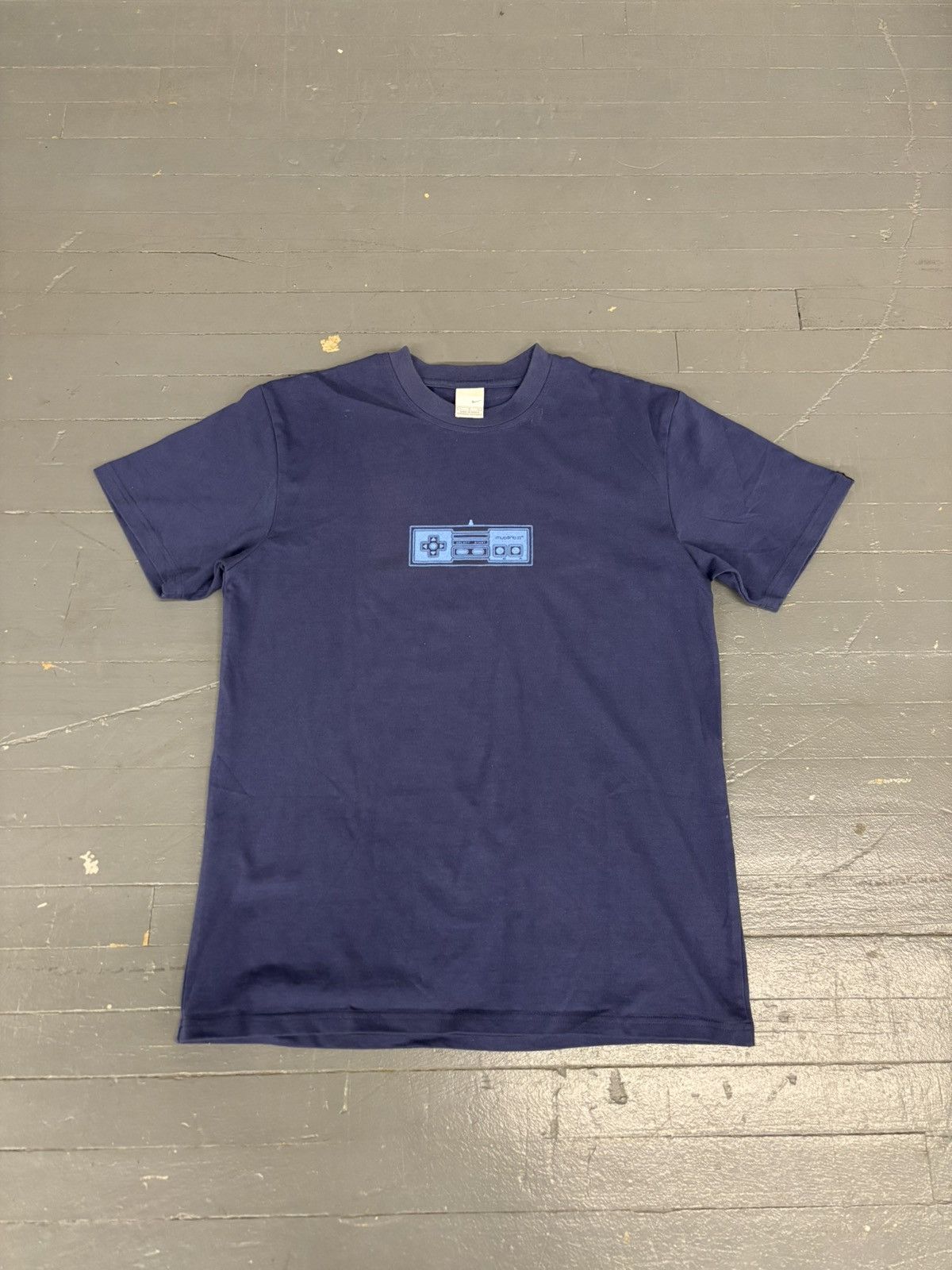 Nike × Nintendo Y2K Nike mutant II game tee Size US L / EU 52-54 / 3 - 9 Thumbnail