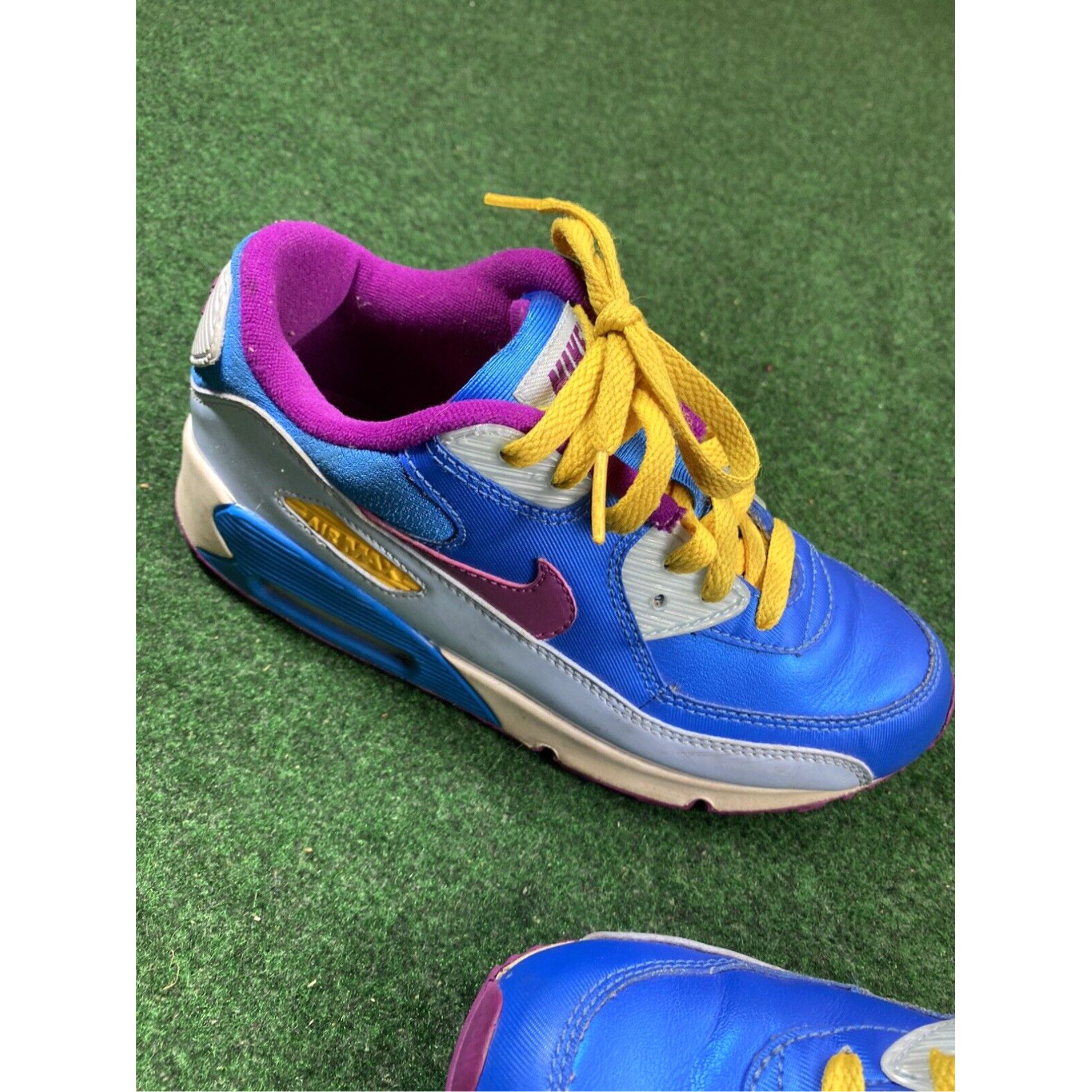 Nike Nike Air Max Sz 3Y Yellow Laces Fast Shipping Size US 5 / IT 35 - 3 Thumbnail