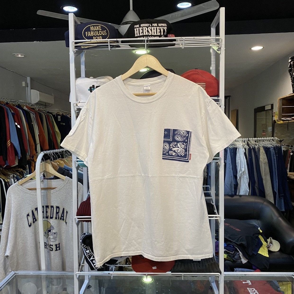 FUCT FUCT Bandana Pocket Tee - White Streetwear T-Shirt Size US L / EU 52-54 / 3 - 1 Thumbnail