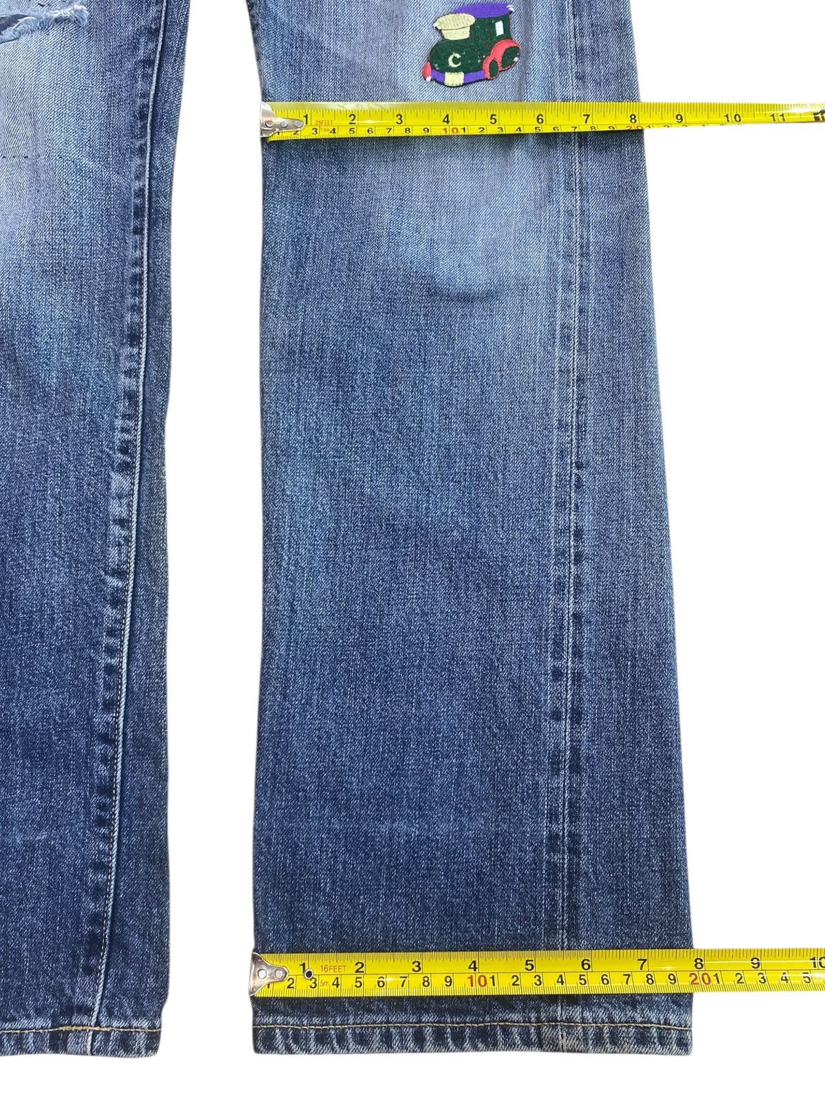Uniqlo Uniqlo Brand Faded Embroidery Style Ripped Jeans Size US 32 / EU 48 - 8 Thumbnail