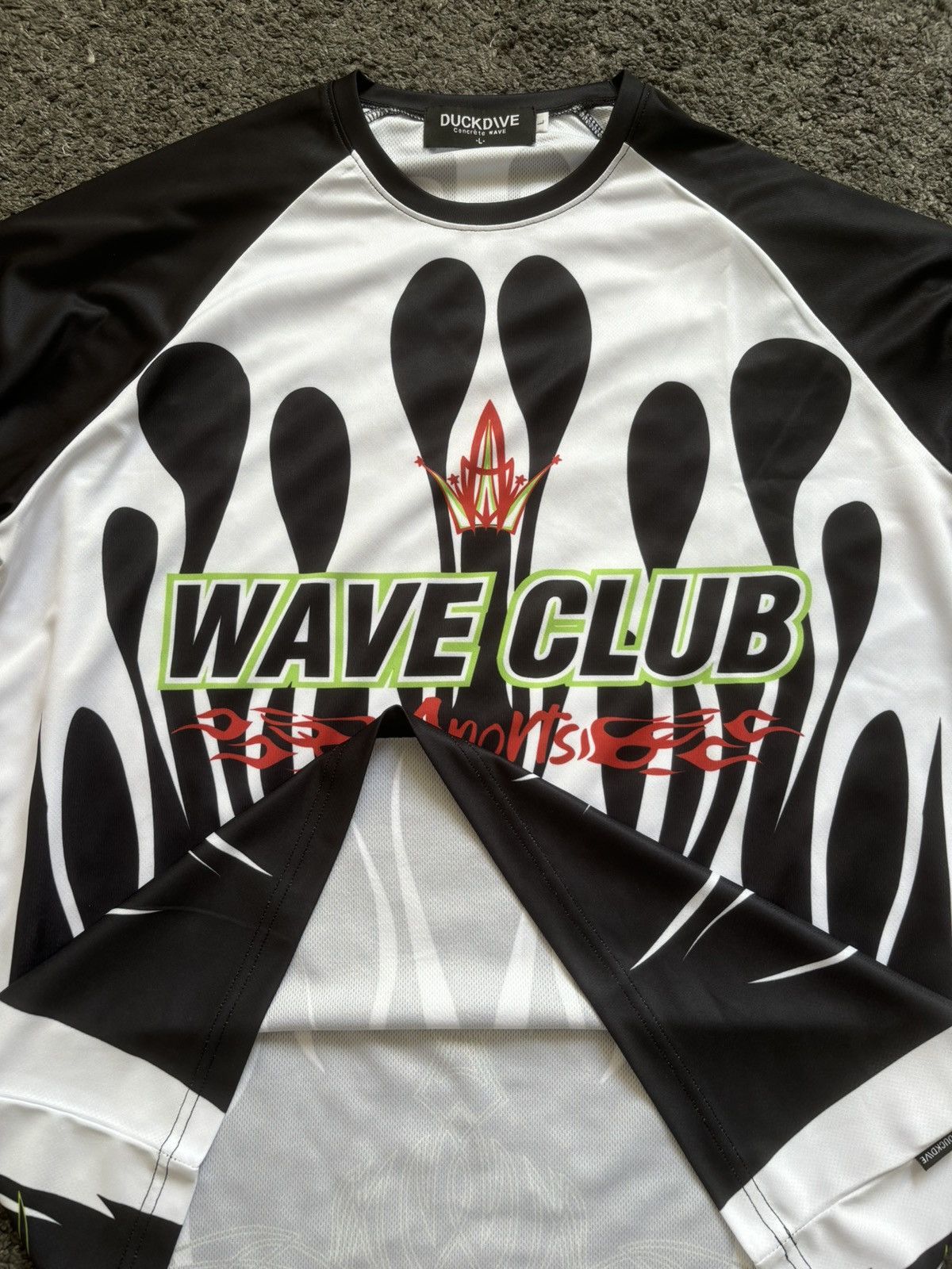 Other Vintage duckdive waveclub racing unisex white black jersey Size US L / EU 52-54 / 3 - 14 Thumbnail