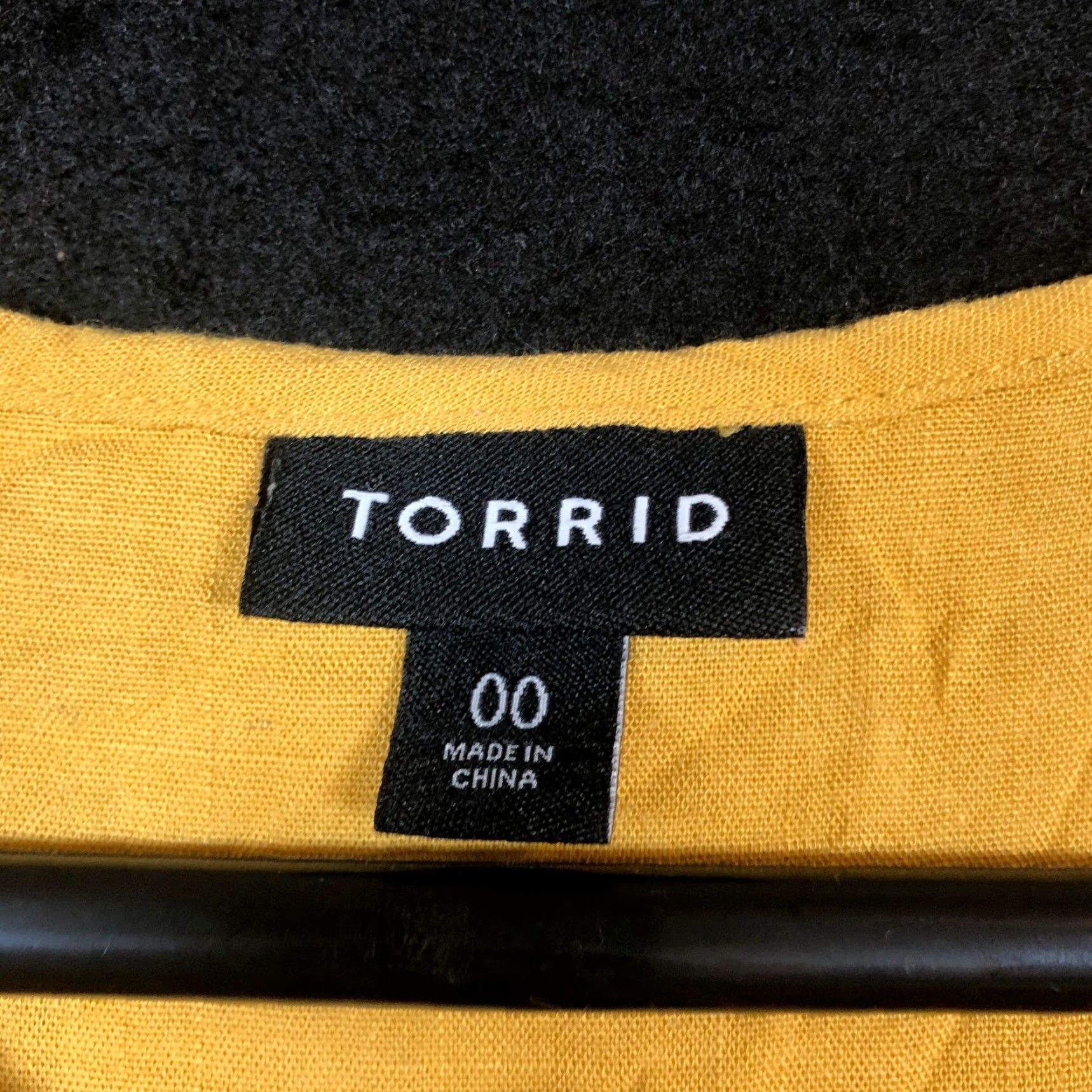 Torrid Torrid Womens Blouse Yellow V Neck Button Down Henley Sleeveless 00 Size XXS / US 00 / IT 34 - 4 Thumbnail