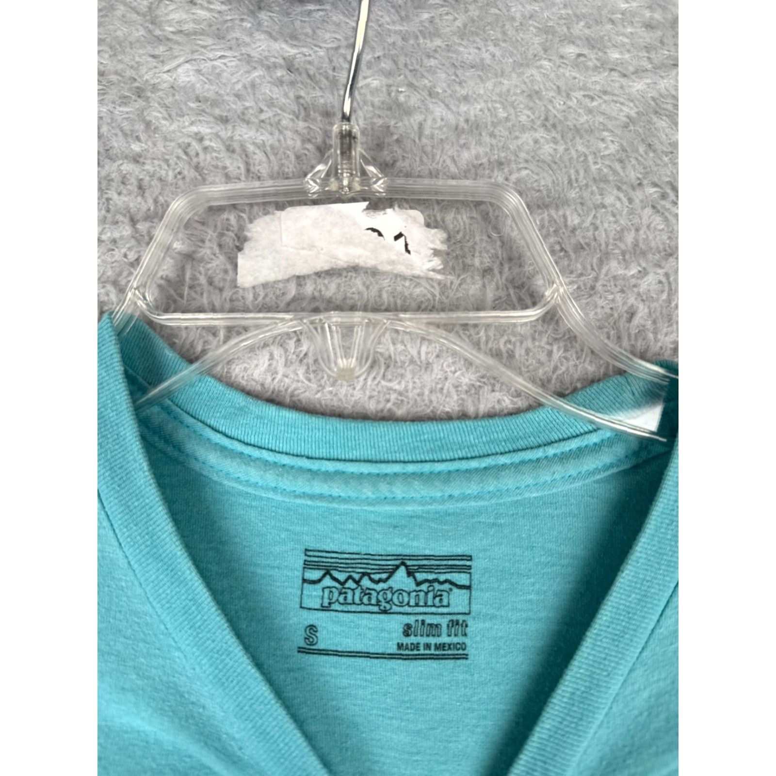 Patagonia Patagonia Shirt Men Small Blue Crew Neck Cotton Blend Slim Fit Fitz Roy Crest Size US S / EU 44-46 / 1 - 7 Thumbnail