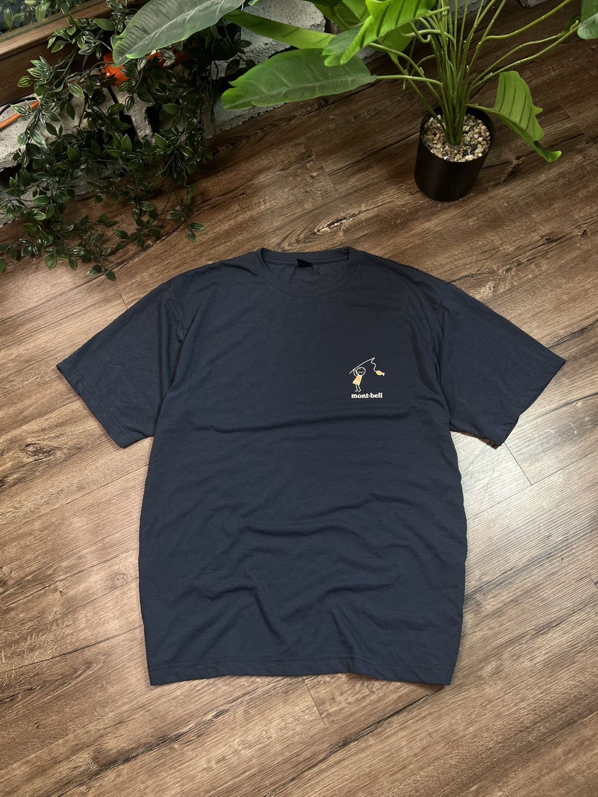 Montbell Montbell Mini Logo Minimal Gorpcore T-Shirt Japan Size US L / EU 52-54 / 3 - 1 Thumbnail