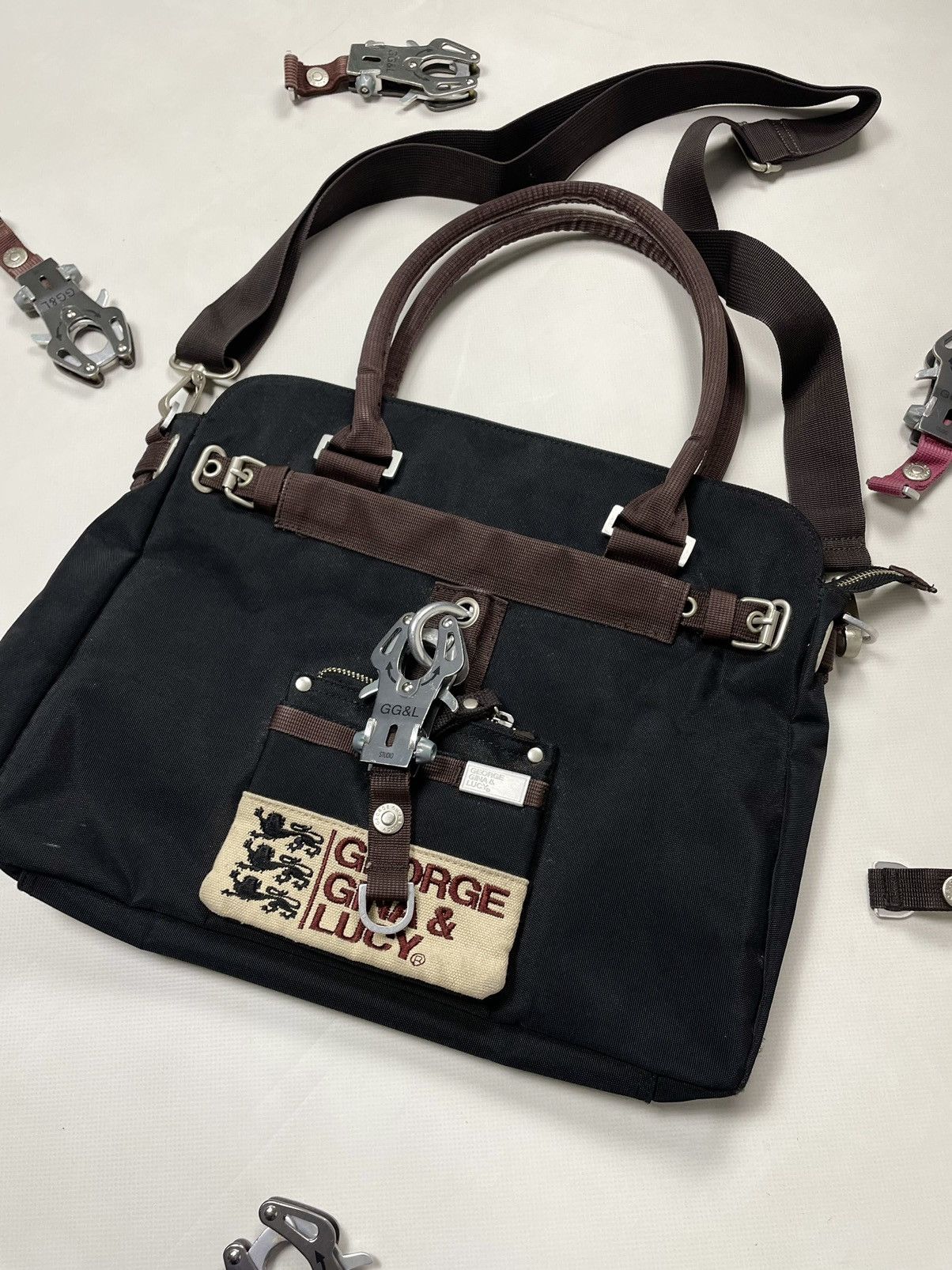 Japanese Brand George Gina & Lucy 👁️ Grace Vintage Black Carabiner Bag GGL Size ONE SIZE - 4 Thumbnail