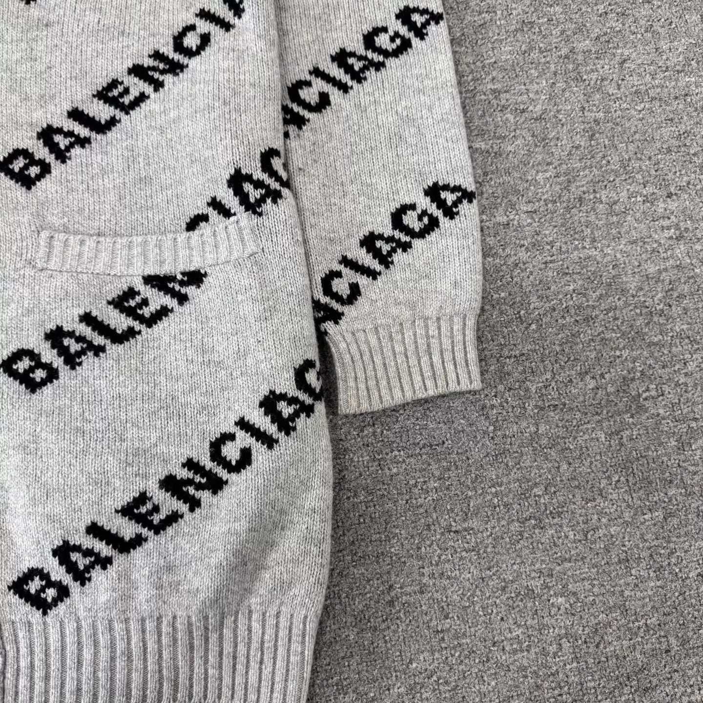 Balenciaga Balenciaga Grey V-neck Logo Print Knit Cardigan S Size US S / EU 44-46 / 1 - 3 Thumbnail