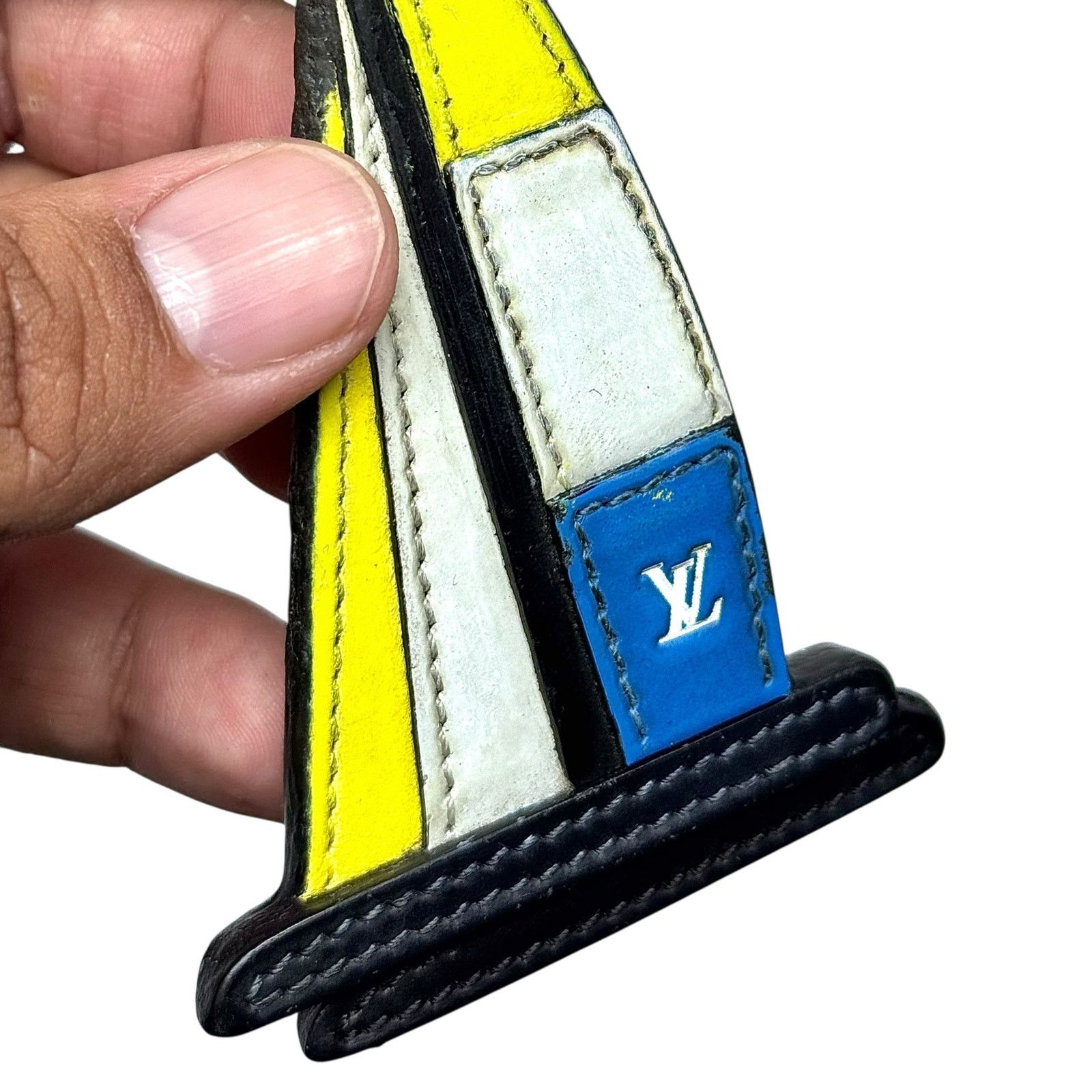 Louis Vuitton Louis Vuitton Boat Keychain Size ONE SIZE - 9 Thumbnail