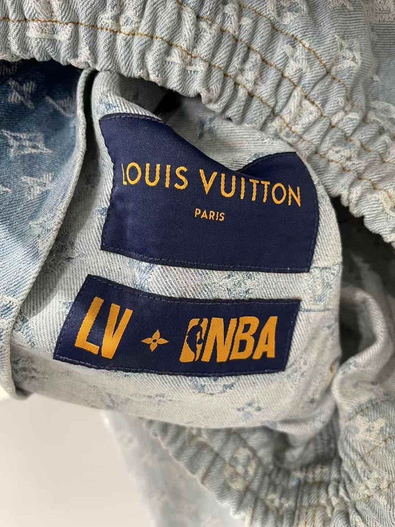 Louis Vuitton Louis Vuitton NBA Zip Hooded Denim Jacket 2501-Nextarrow Size US M / EU 48-50 / 2 - 7 Thumbnail