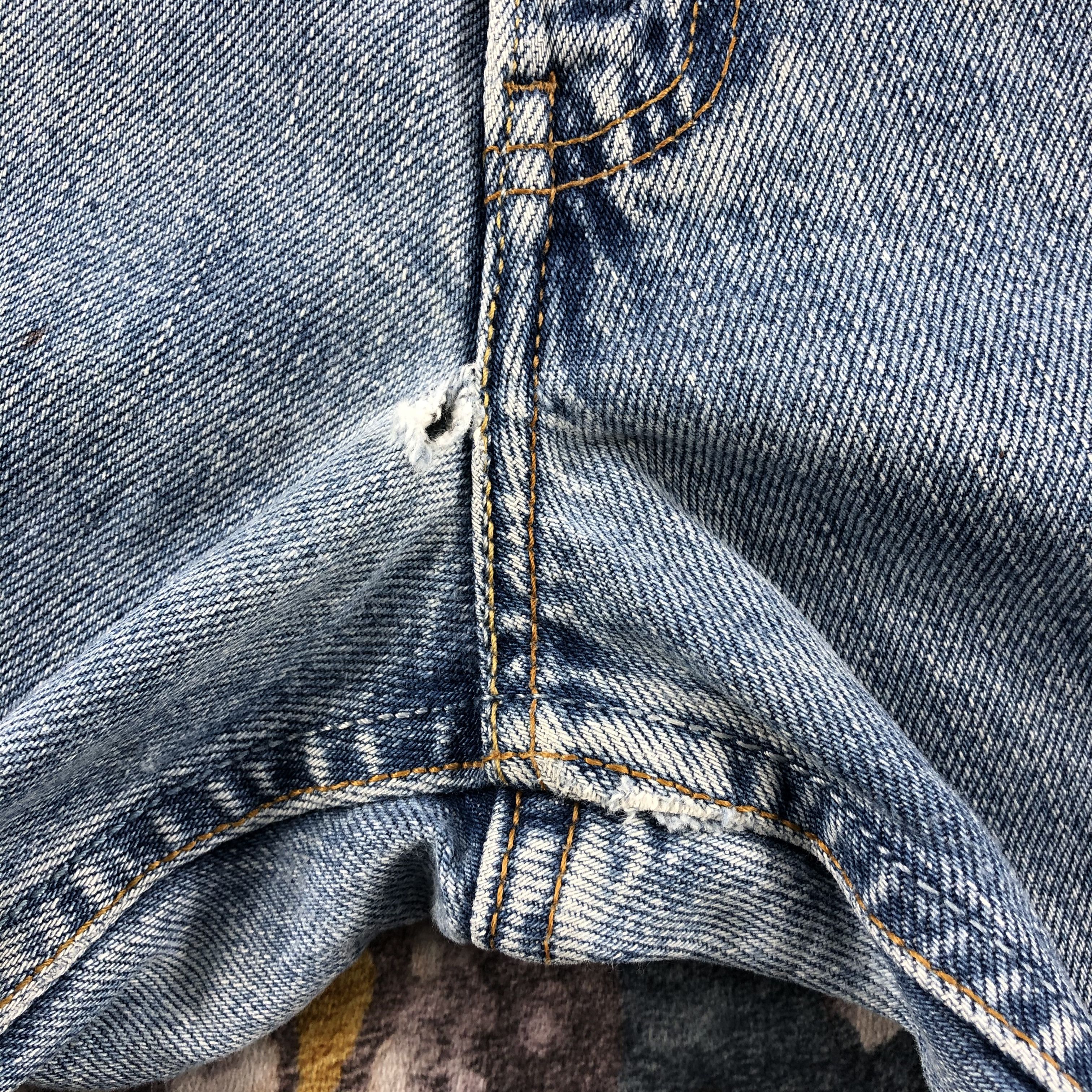 Levi's × Vintage Vintage 90s Light Wash Levis 550 Jeans-JM2413 Size US 33 - 11 Thumbnail