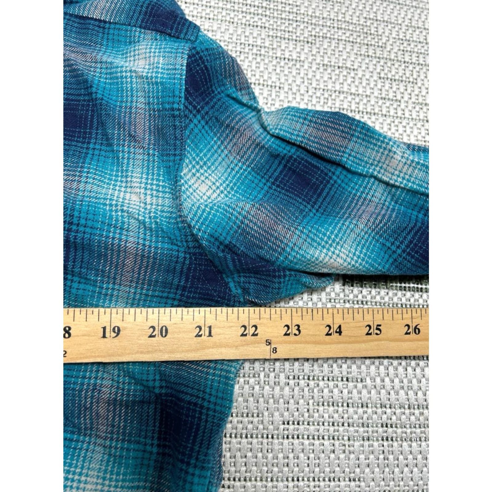 Levi's Levis Classic Worker Shirt Men M Blue Cotton Plaid Relaxed Fit Button-Up Collared Casual Breathable Pockets Vintage: No (omit) Size US M / EU 48-50 / 2 - 6 Thumbnail