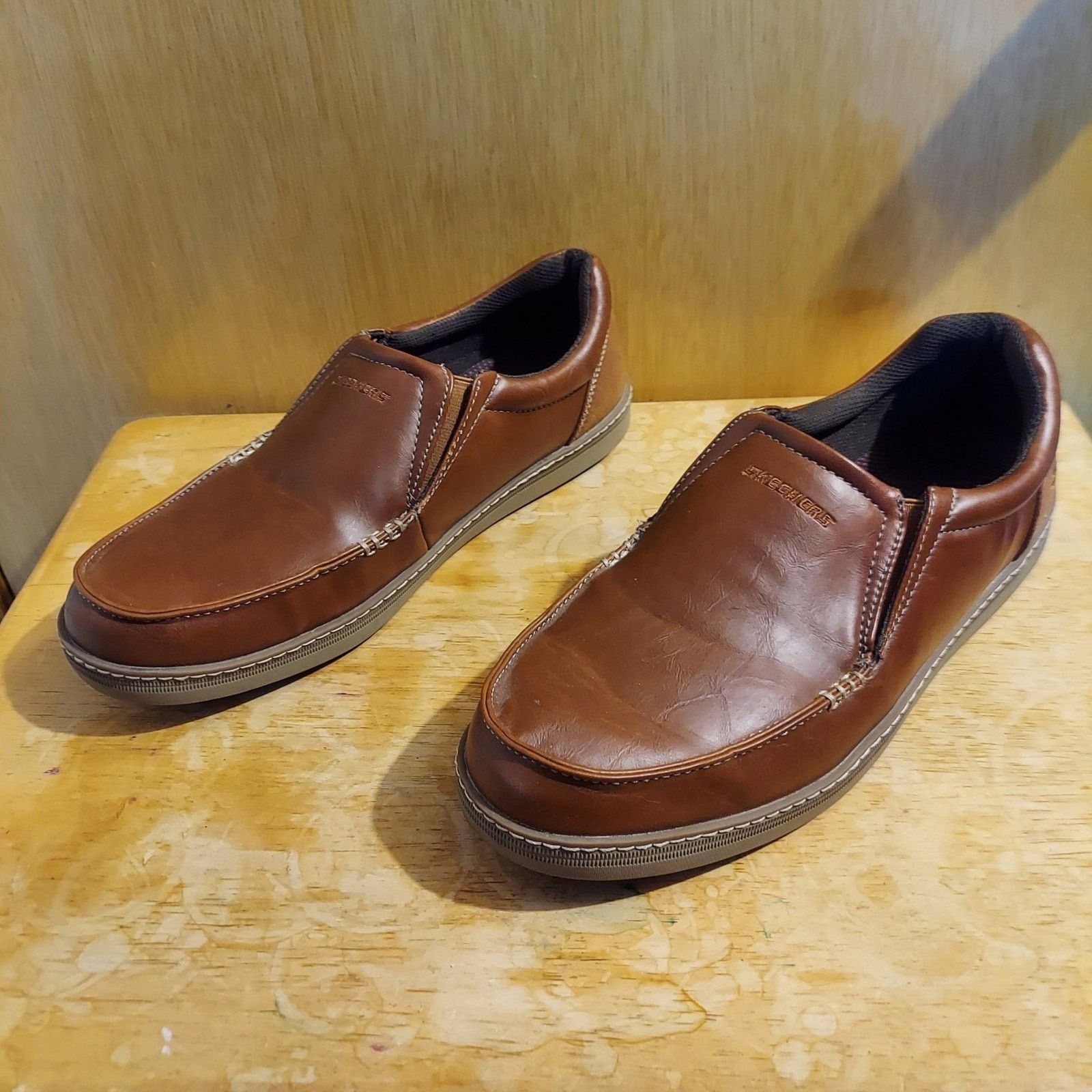 SKECHERS Skechers Helmer Edmon 75271 Men's US 9.5 Brown Loafer Shoes Size US 9.5 / EU 42-43 - 1 Thumbnail