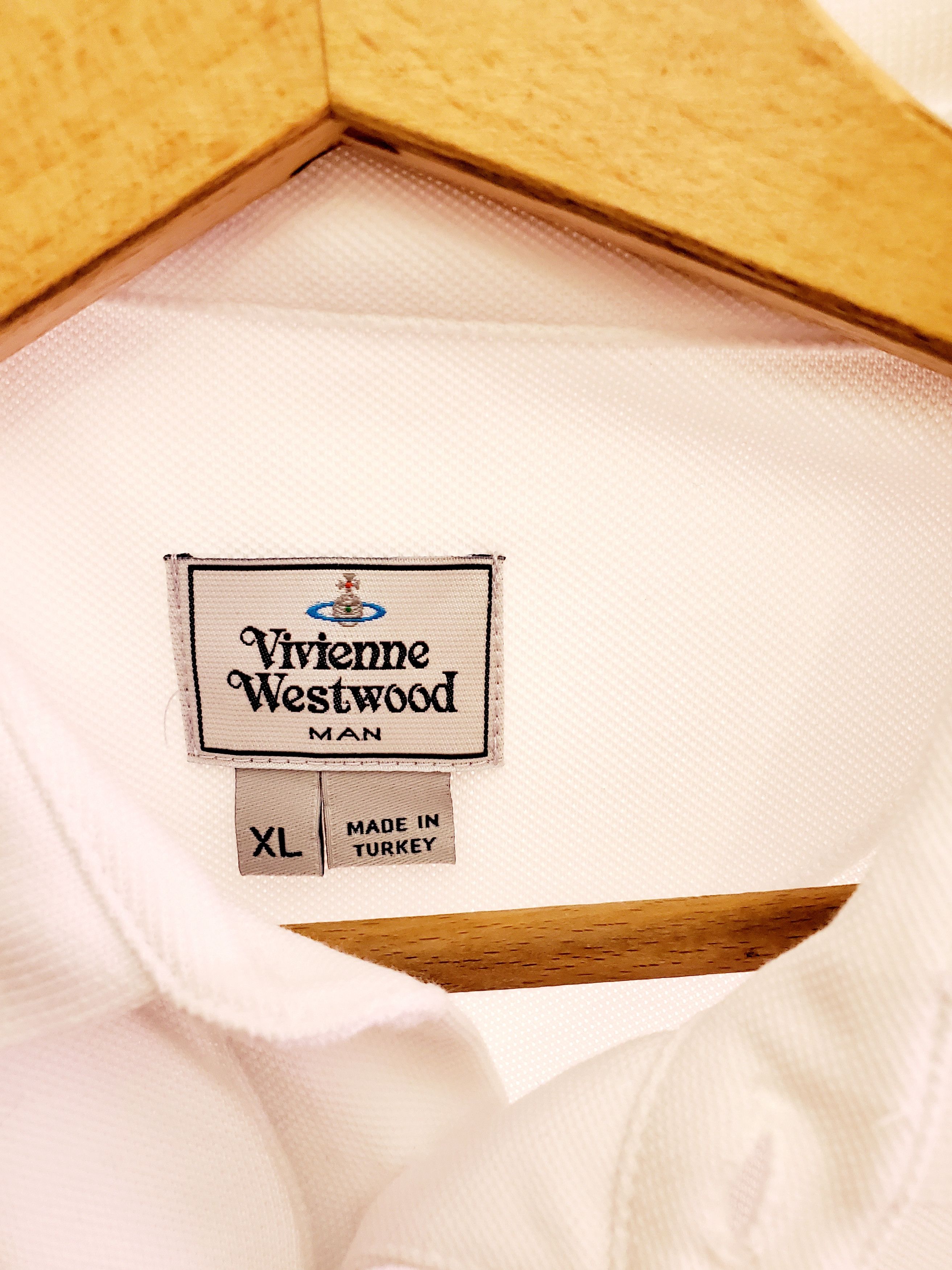 Vivienne Westwood Vivienne Westwood Luxury T-Shirt Y2K perfect condition M Size US M / EU 48-50 / 2 - 3 Thumbnail