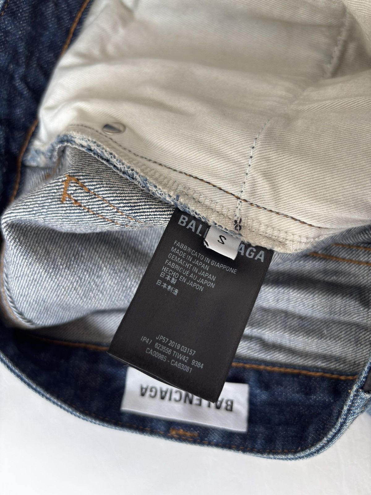 Balenciaga Balenciaga Catwash faded whiskers blue baggy wide-leg jeans Size US 31 - 3 Thumbnail