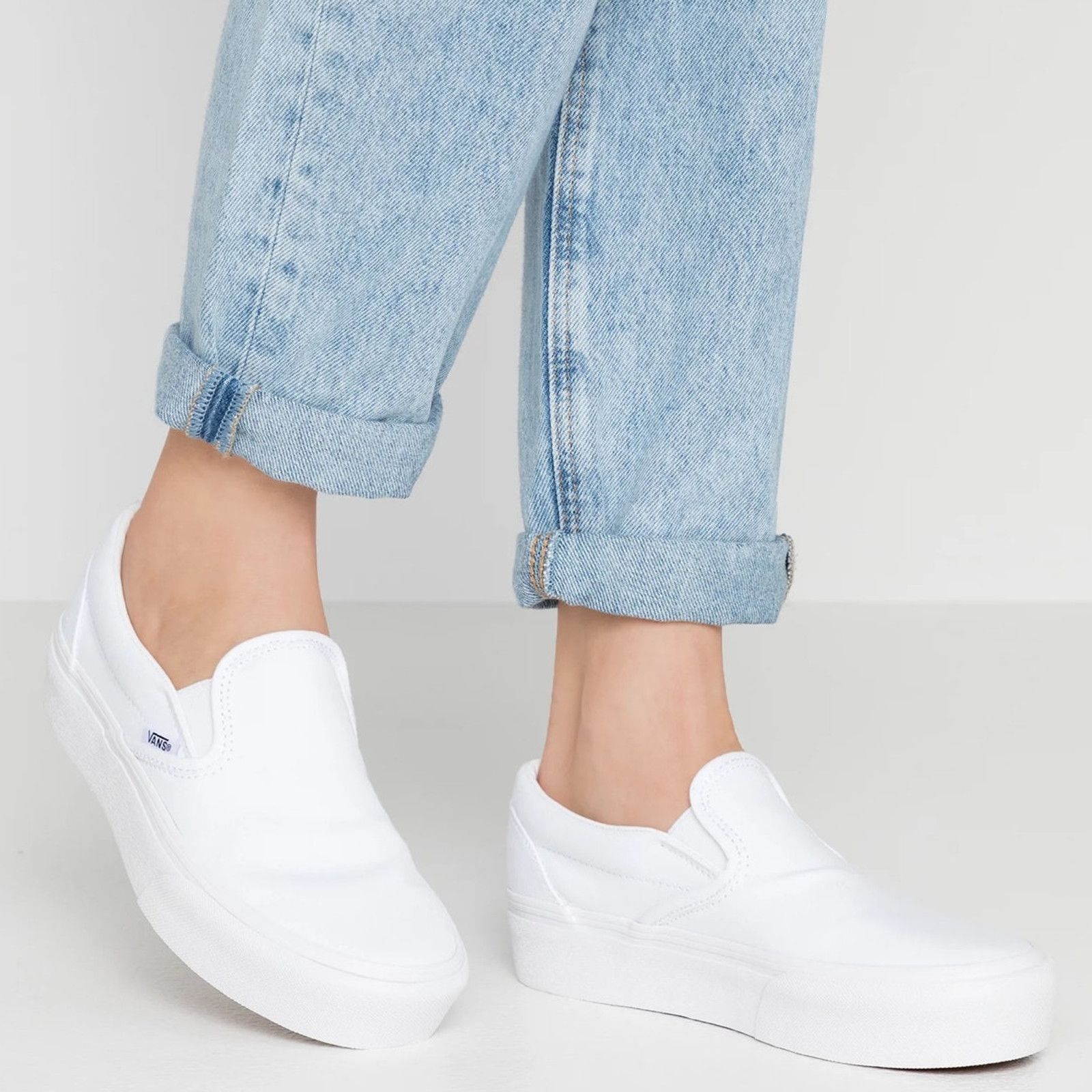 Vans VANS Classic Retro White Slip On Low Top Sneakers Shoes Size US 5.5 / IT 35.5 - 1 Thumbnail
