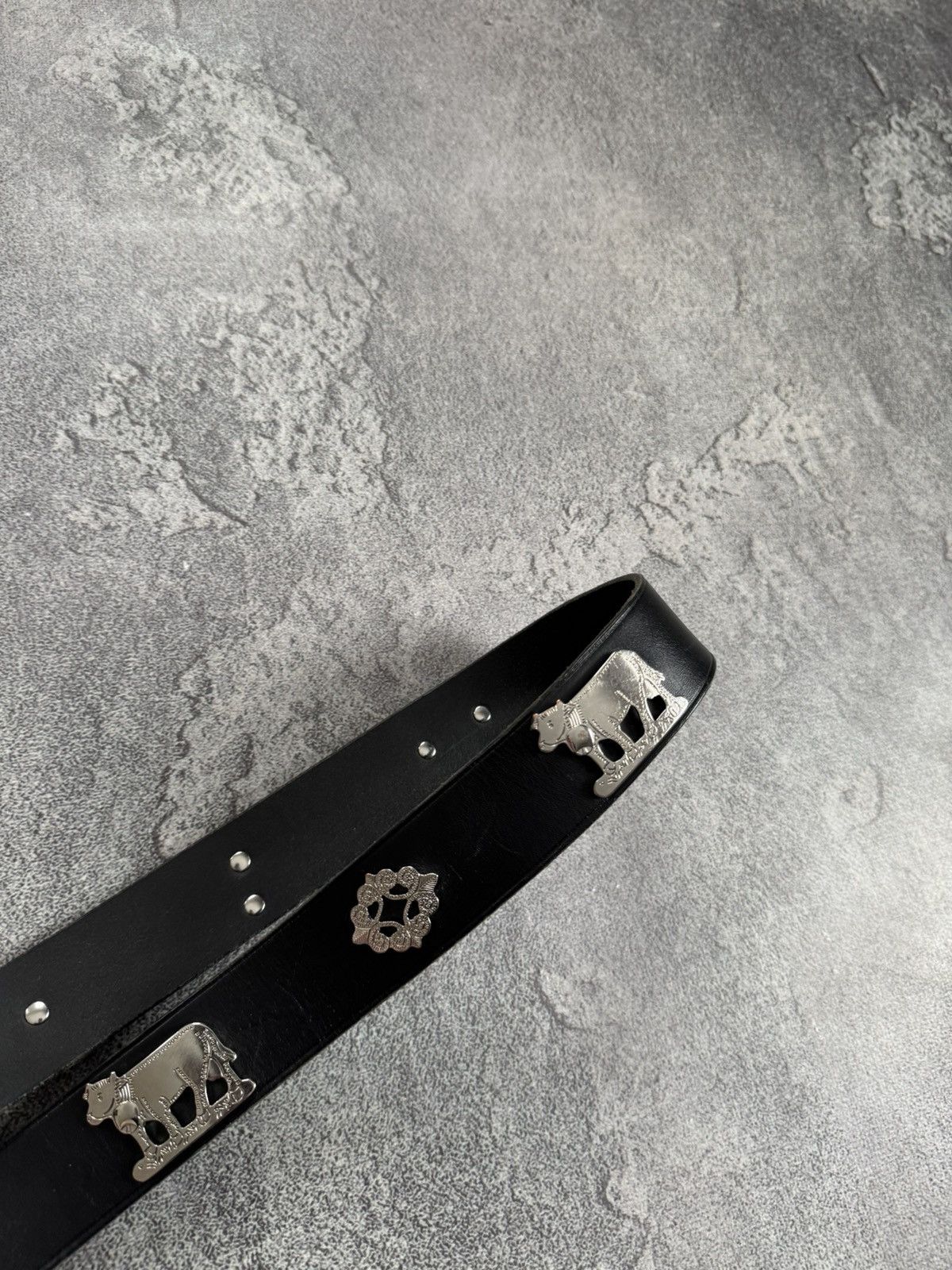 Etro 90s Retro vintage leather belt iconic cows 🐄 metal details Size ONE SIZE - 7 Thumbnail