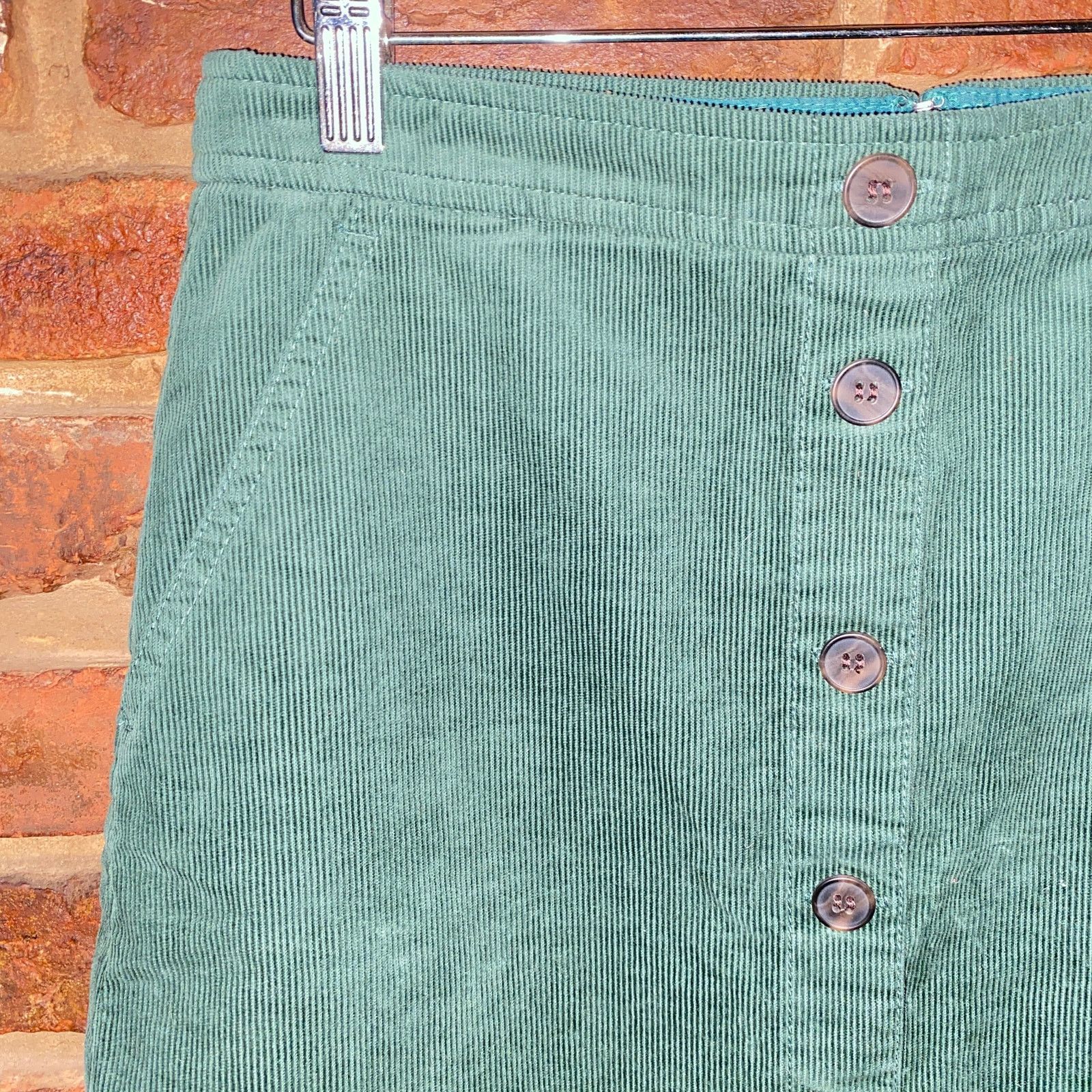 J.Crew NWT J. Crew Pine Green Corduroy Button Front Mini Skirt 4 Size 27" / US 4 / IT 40 - 3 Thumbnail