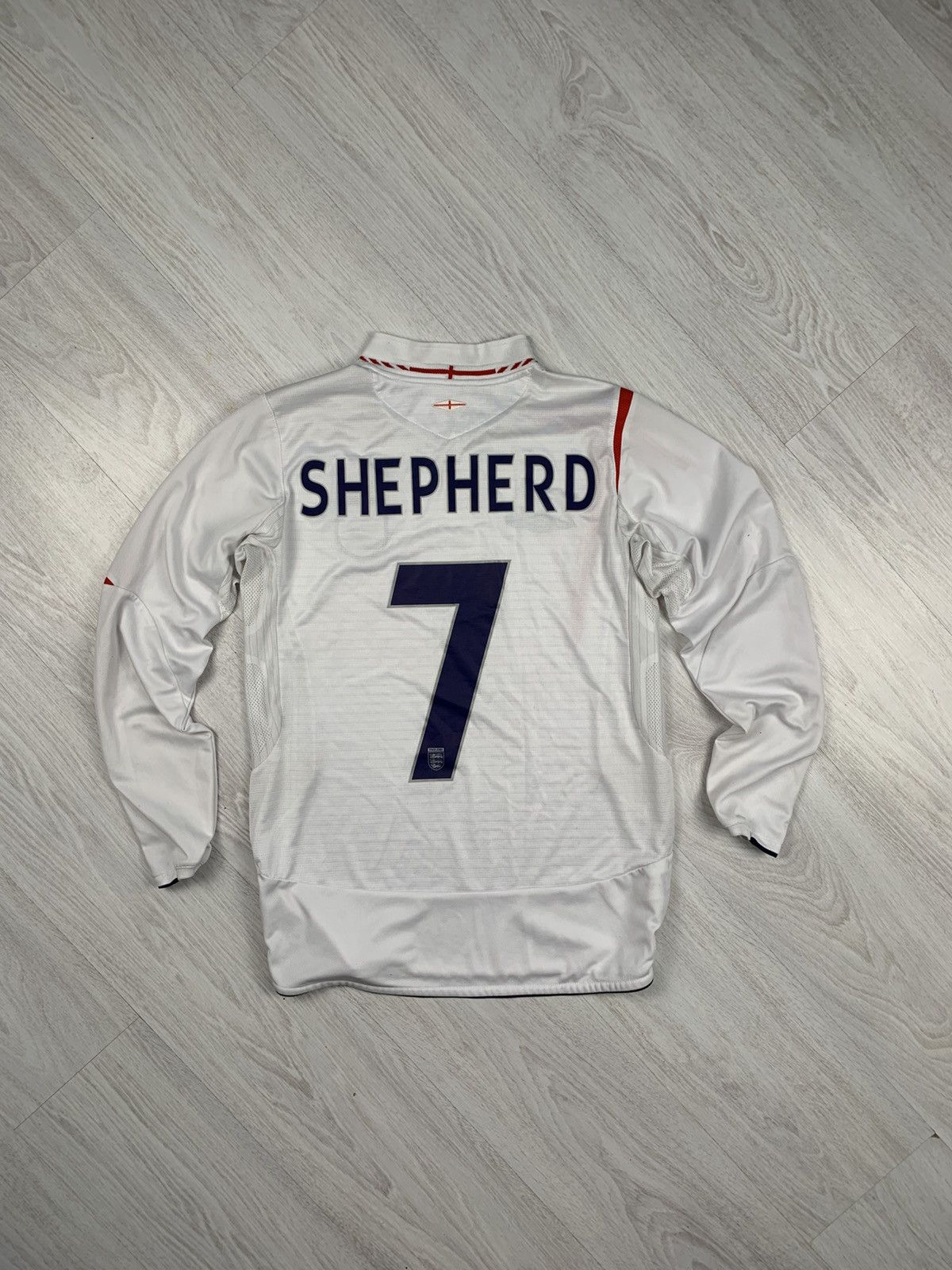Umbro ENGLAND 2006 WORLD CUP FOOTBALL SOCCER JERSEY #7 SHEPHERD Size US S / EU 44-46 / 1 - 2 Thumbnail