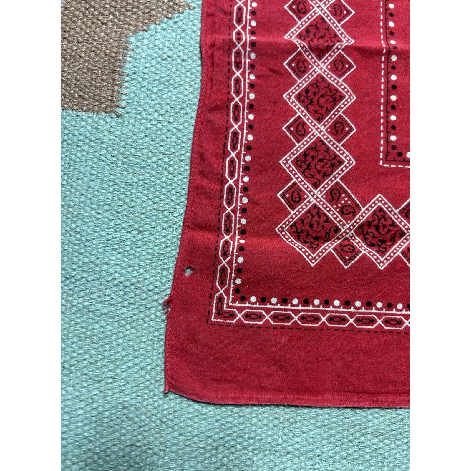 Vintage VINTAGE elephant bandana shirt? trunk up worn soft cotton red selvedge 1950s Hanes Mens Size ONE SIZE - 3 Thumbnail