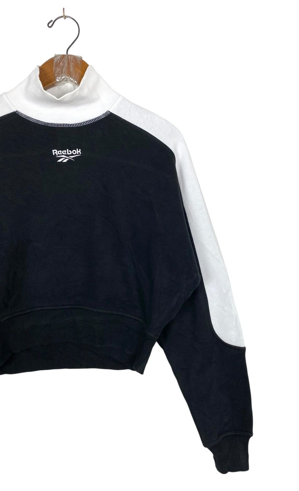 Reebok Rare‼️ Reebok Crop Sweatshirt Pullover Small Logo Size S / US 4 / IT 40 - 3 Thumbnail