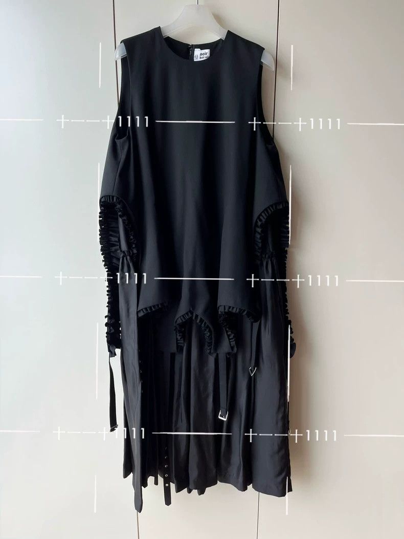 Comme des Garcons Comme Des Garcons Strap Transformed Dress Size XS / US 0-2 / IT 36-38 - 1 Thumbnail