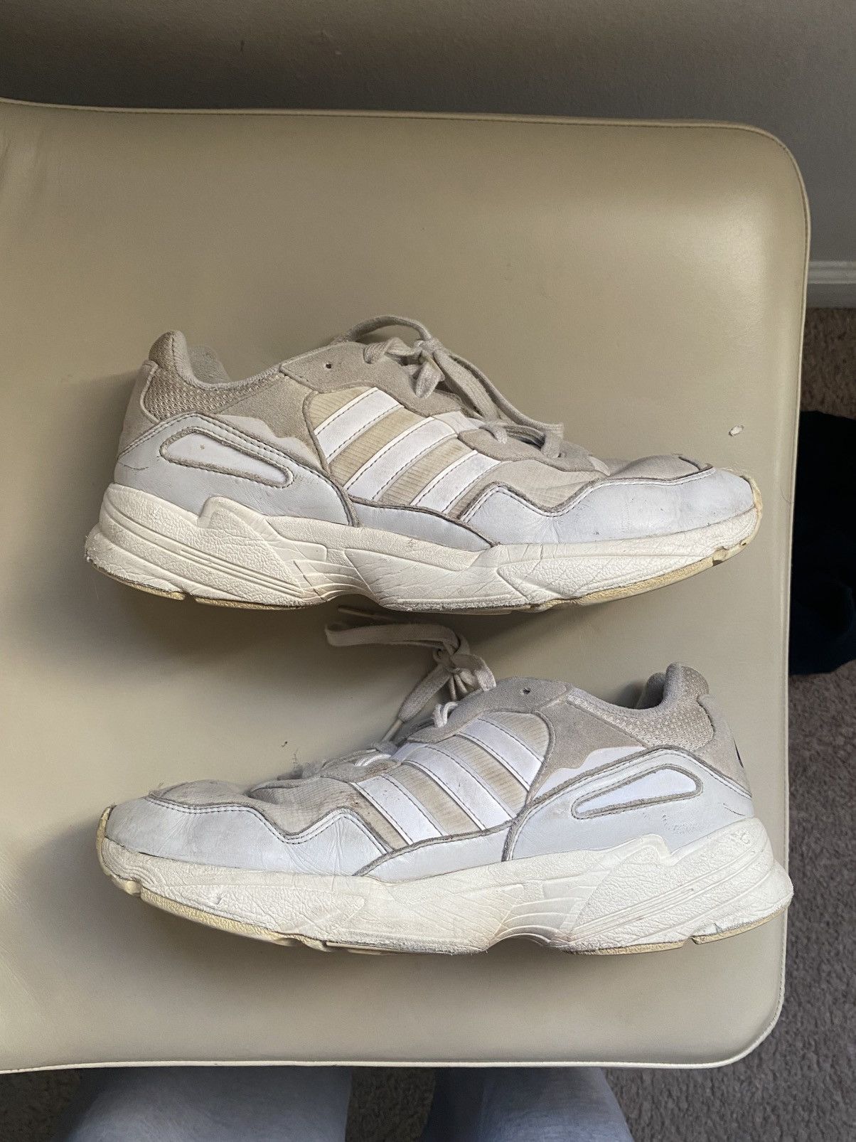 Adidas White Adidas Sneakers Size US 9.5 / EU 42-43 - 1 Thumbnail