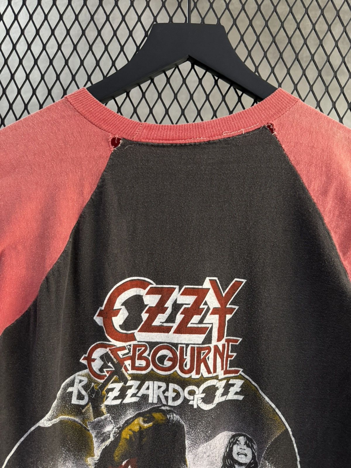 Vintage Vintage 1982 Ozzy Osbourne Diary Of A Madman Raglan Tee Size US L / EU 52-54 / 3 - 4 Thumbnail