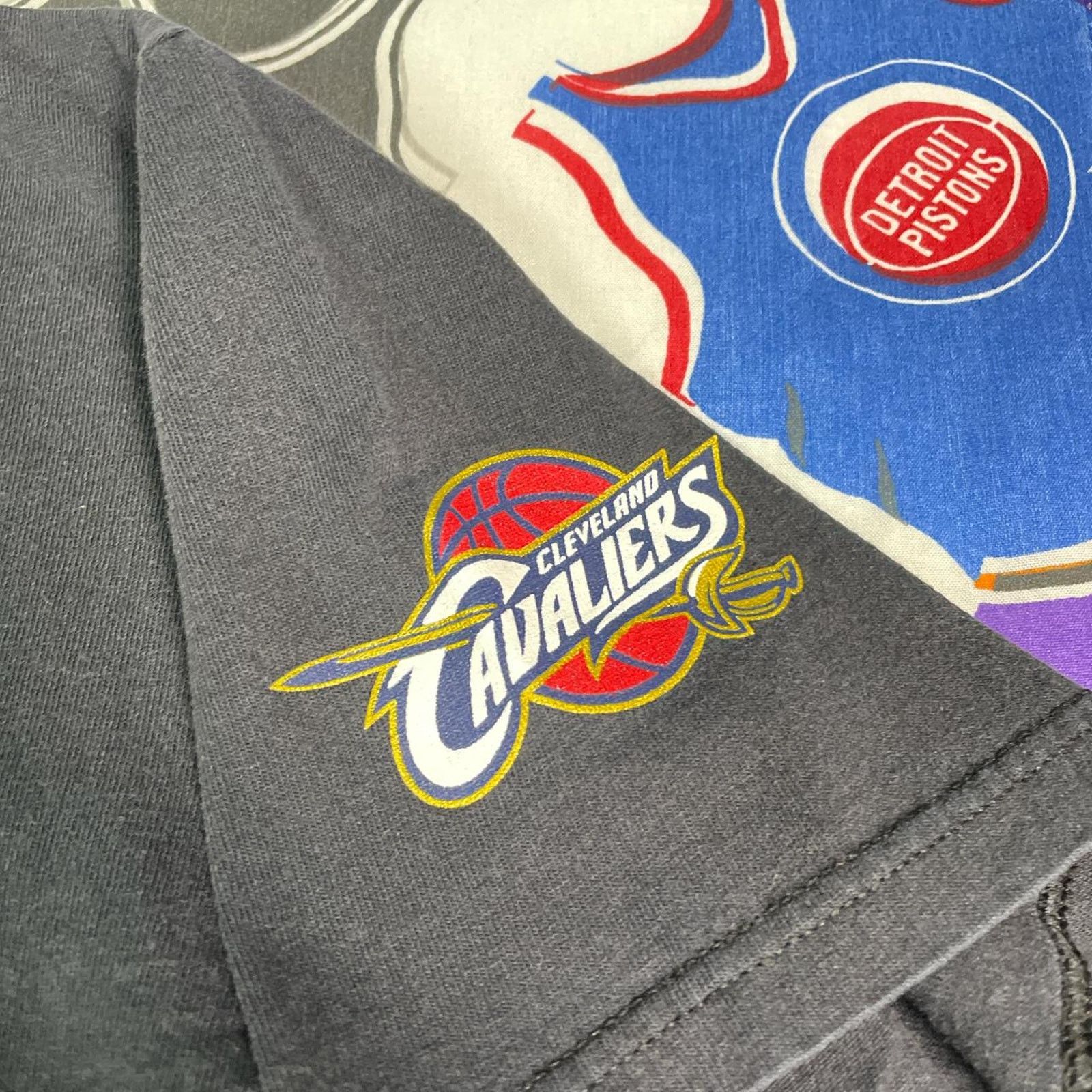 NBA × Vintage Y2K 2000s NBA Anderson Varejao Cleveland Cavaliers Mens Tee Size US S / EU 44-46 / 1 - 5 Thumbnail