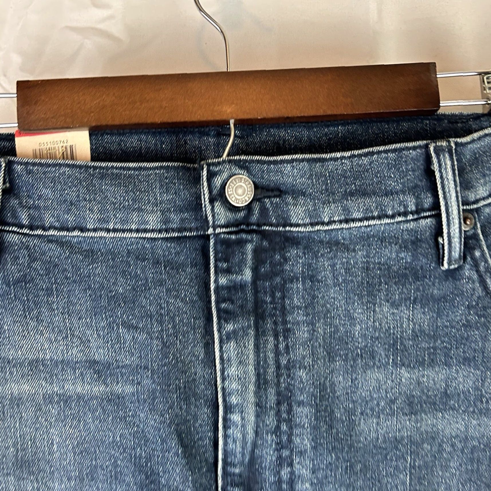 Levi's Levi's 510 Jeans Men 44x32 Blue Skinny Fit Medium Wash Denim Stretch Machine Washable 5-Pocket Design Size US 44 / EU 60 - 3 Thumbnail