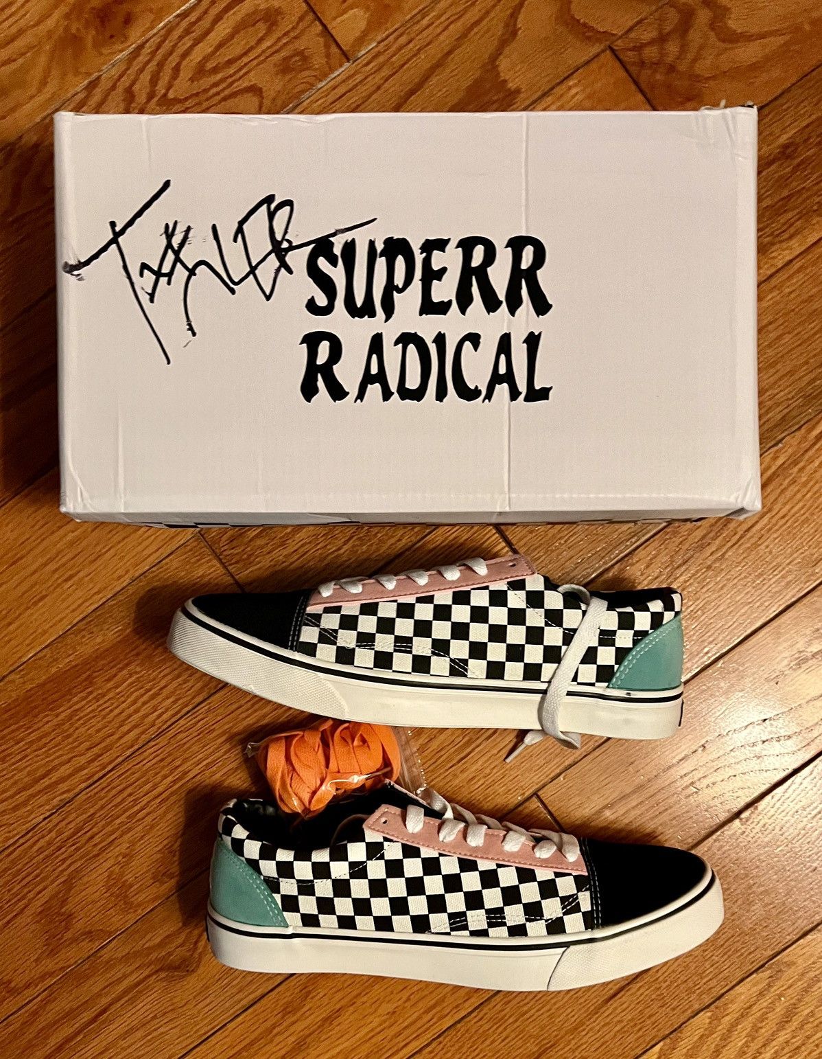 Superrradical Super radical checker size 8 8 1/2 Size US 8.5 / EU 41-42 - 1 Thumbnail