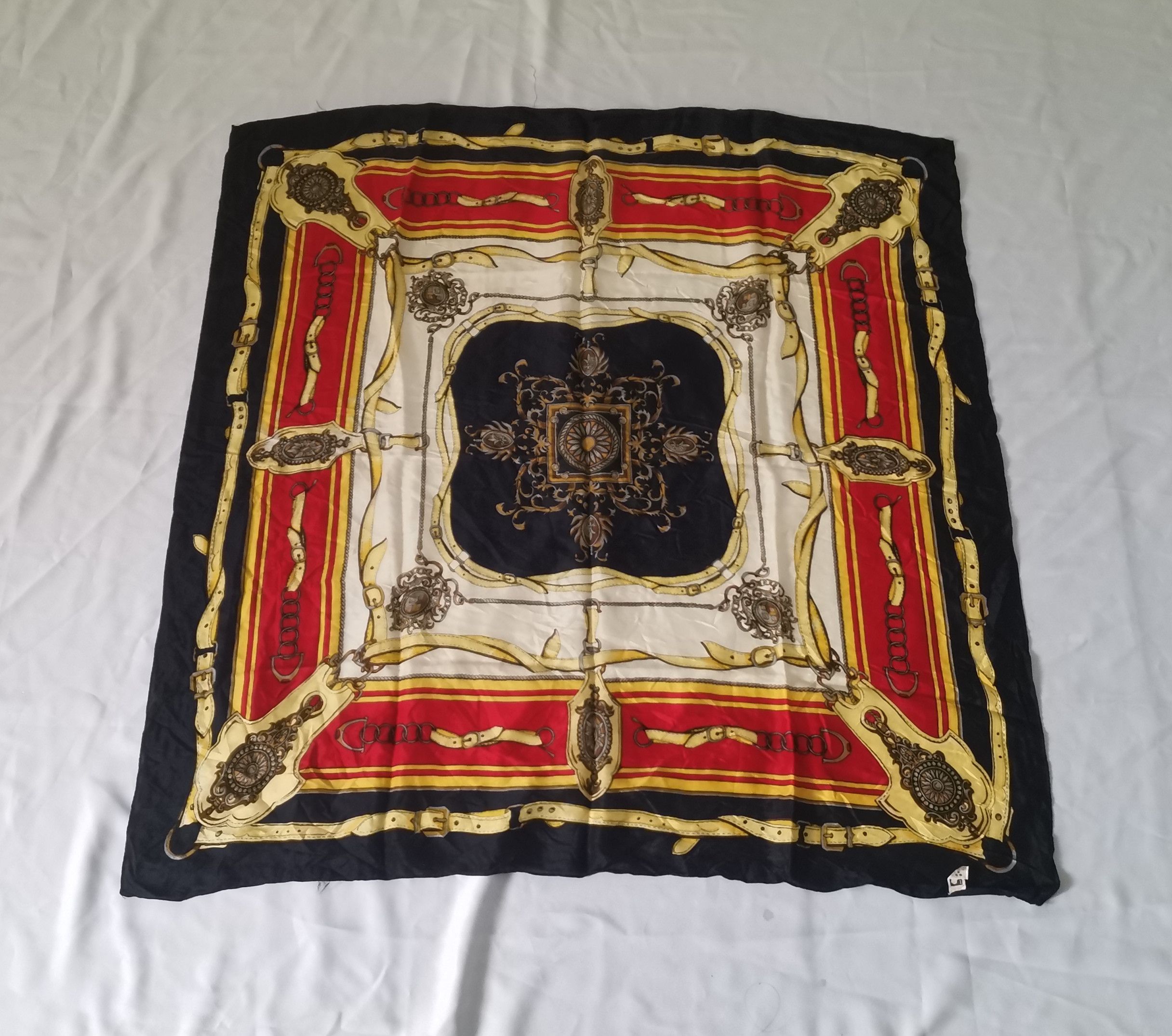 Designer × Vintage Rare vintage luxury scarves nice design Size ONE SIZE - 1 Thumbnail