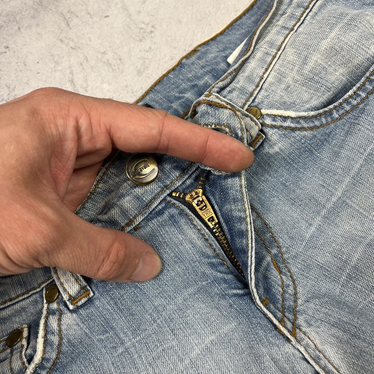 Roberto Cavalli Just Cavalli by Roberto Cavalli embroidered dragon y2k jeans Size 28" / US 6 / IT 42 - 22 Thumbnail