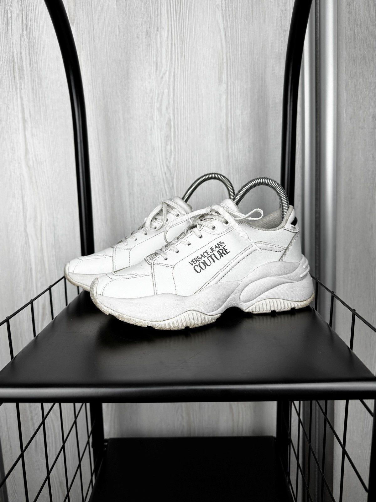 Versace Jeans Couture Versace Jeans Couture white big logo low top sneakers 37 Size US 7 / IT 37 - 2 Thumbnail