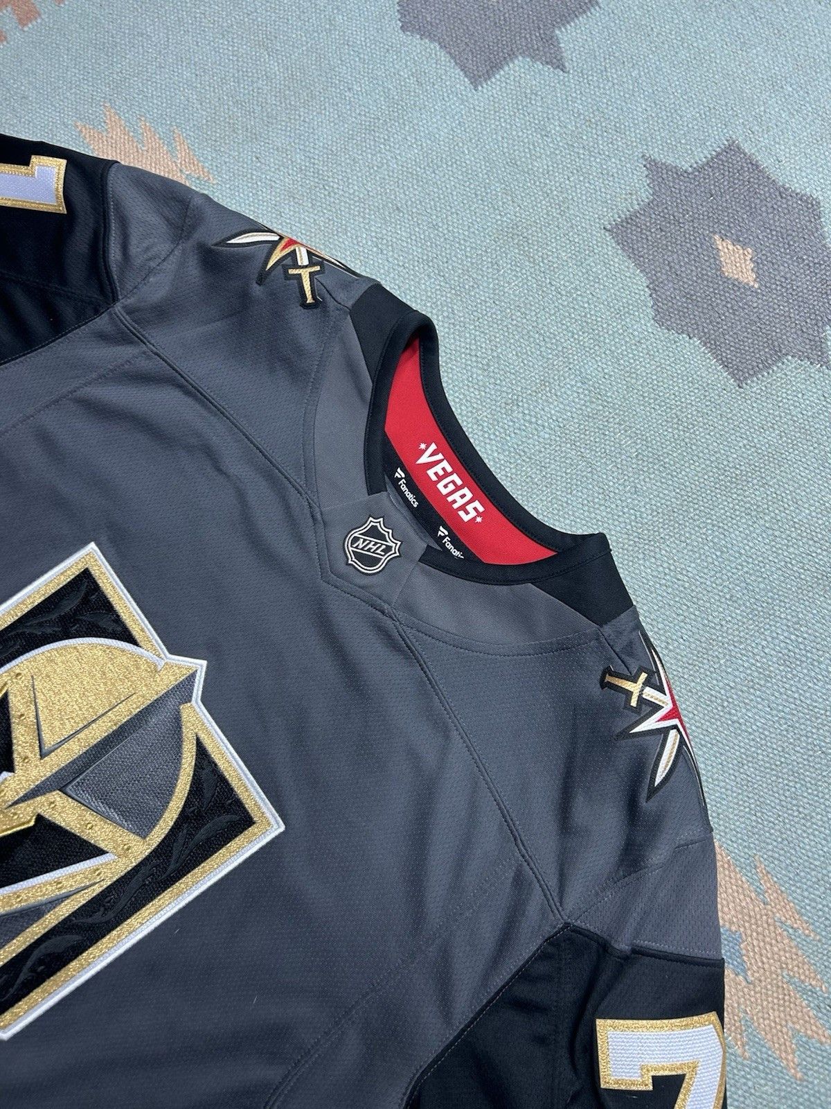 Vintage Fanatics hockey jersey Las Vegas golden knights Karlsson XS Size US XS / EU 42 / 0 - 5 Thumbnail