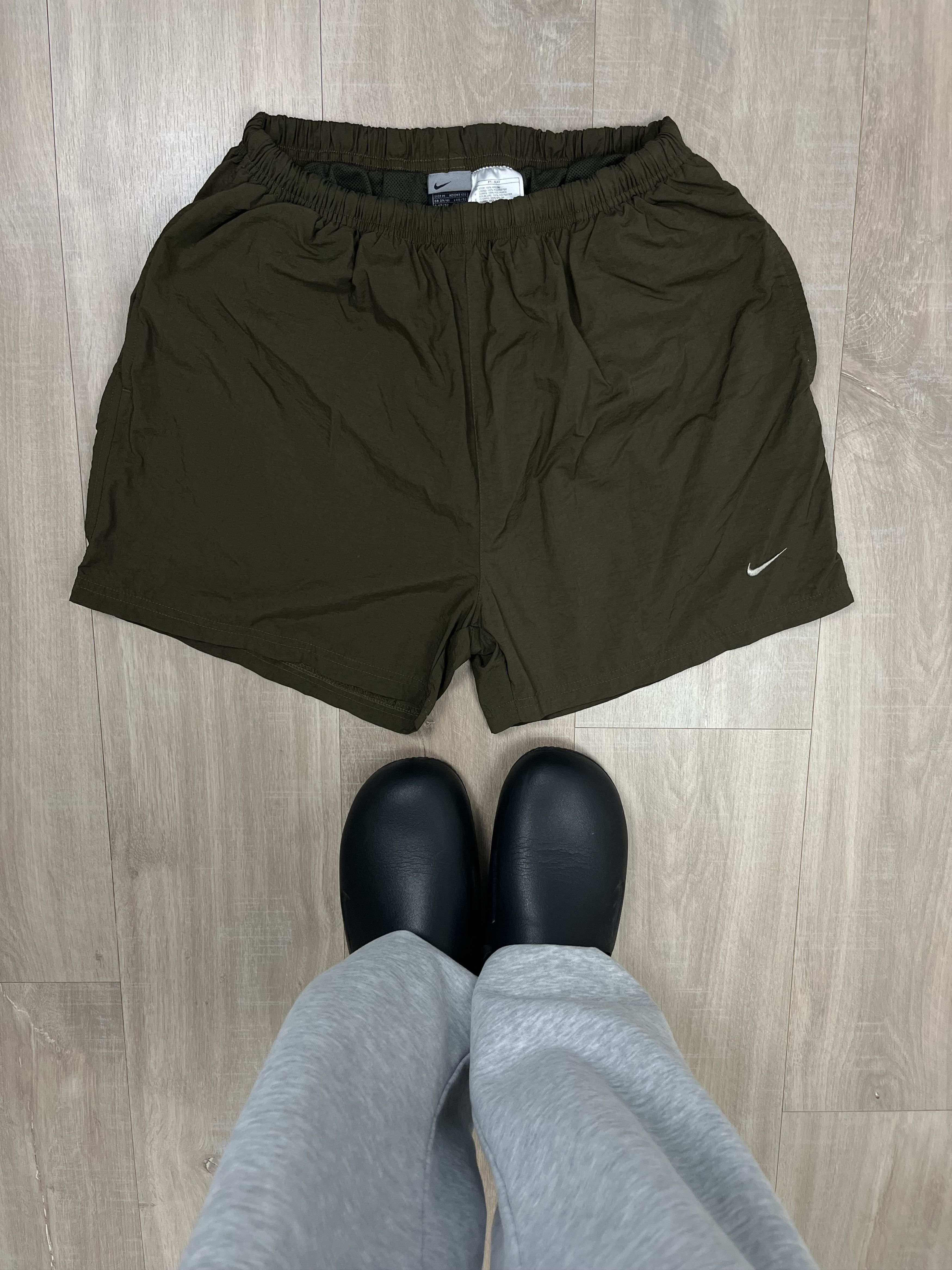 Nike Vintage Nike Nylon Shorts Size US 32 / EU 48 - 1 Thumbnail