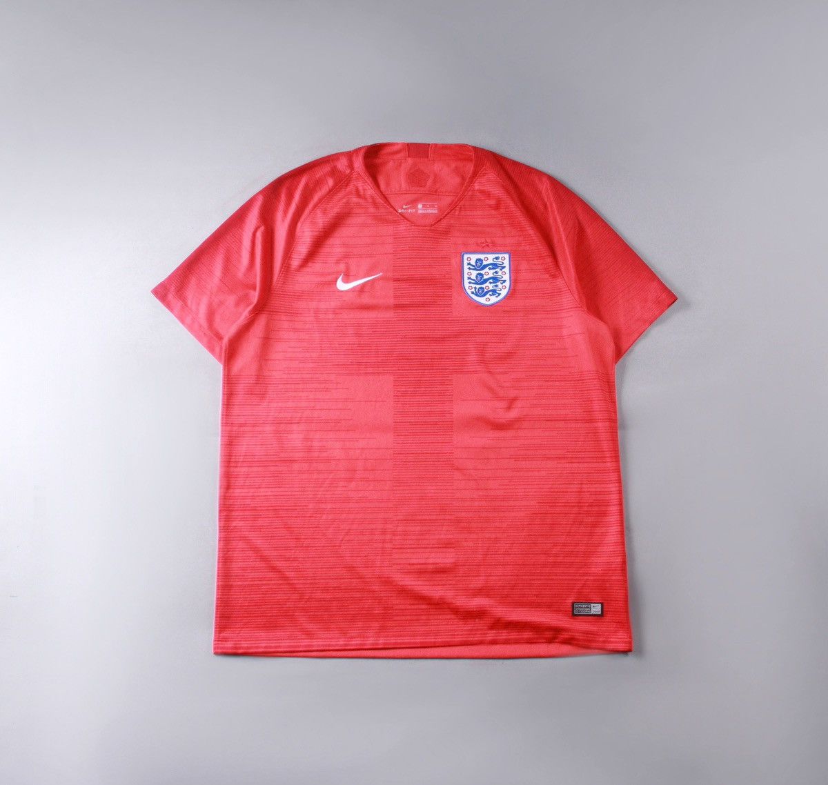 Nike Nike England Dri Fit Running Red Tee Jersey T Shirt Lab XL Size US XL / EU 56 / 4 - 1 Thumbnail