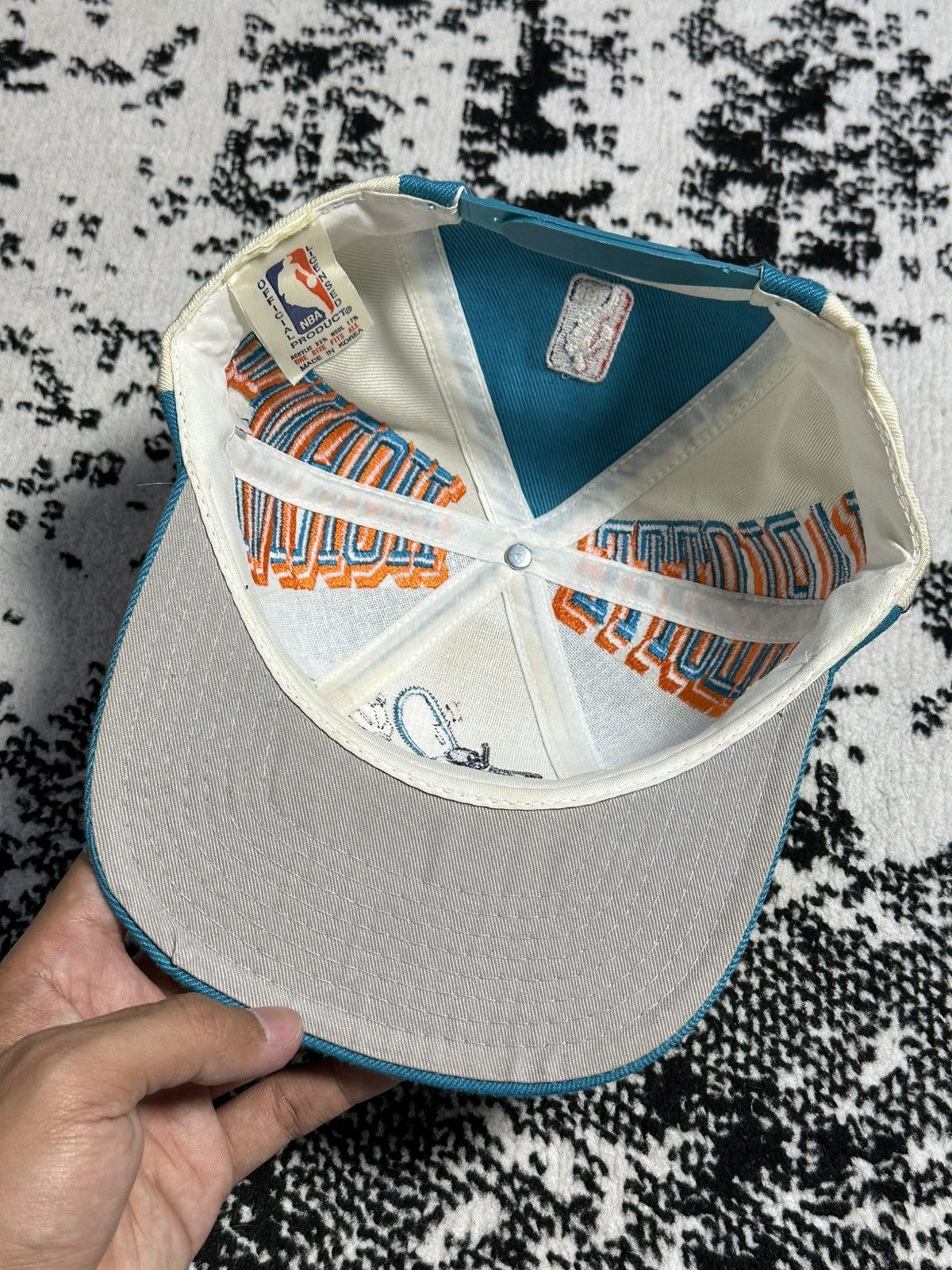 Vintage Vintage 90s Charlotte Hornets NBA Colombian Hat Big Logo Size ONE SIZE - 6 Thumbnail