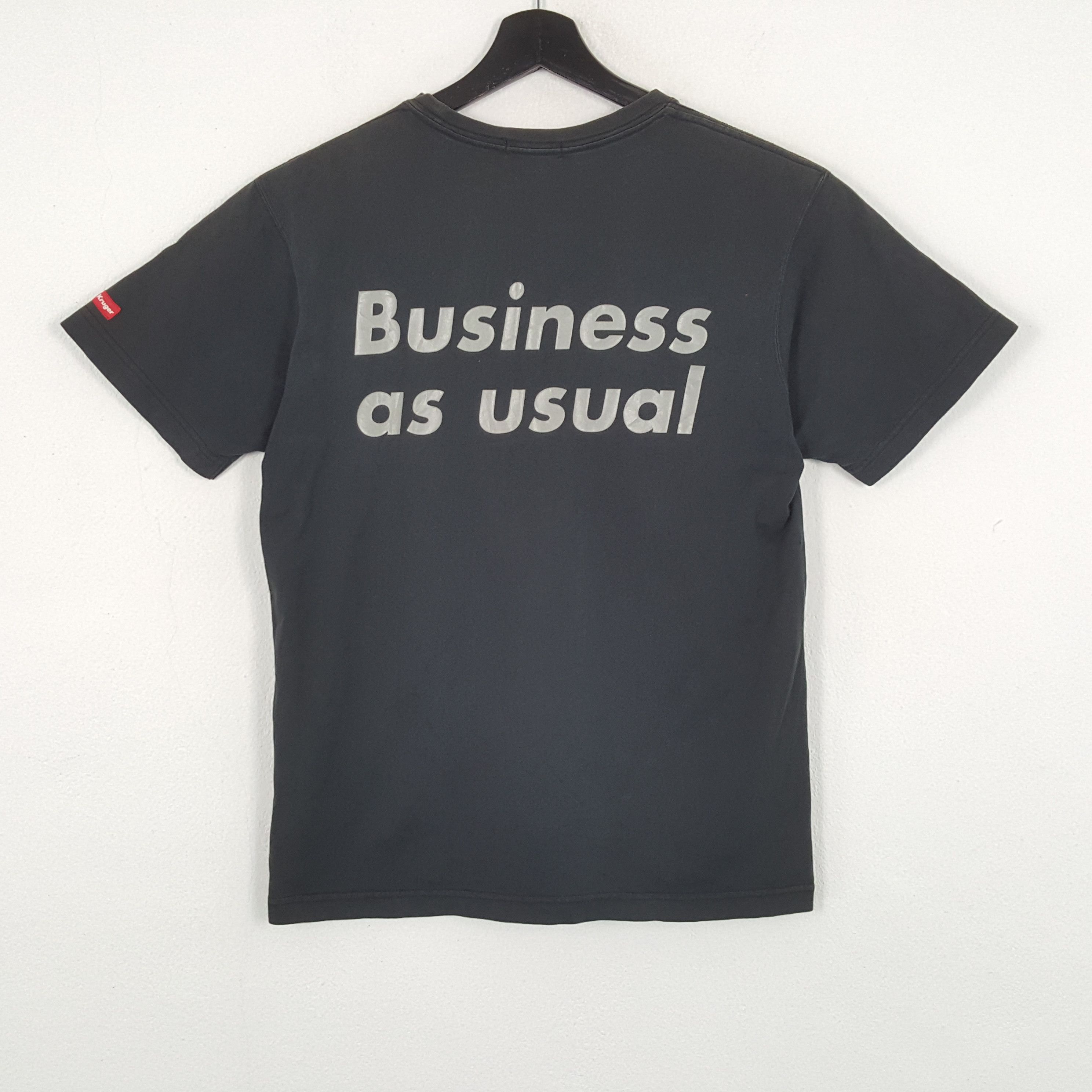 Barbara Kruger × Japanese Brand × Vintage BARBARA KRUGER X Japanese Brand Streetwear Style Tshirt Size US M / EU 48-50 / 2 - 3 Thumbnail