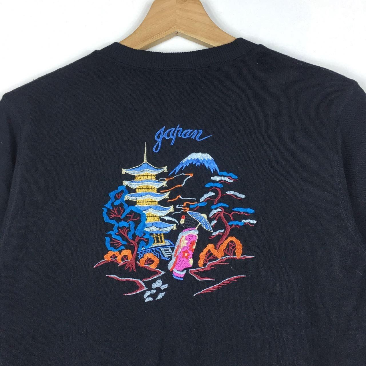Vintage Vtg Sukajan Geisha Pagoda Embroidery Crewneck Size S / US 4 / IT 40 - 3 Thumbnail