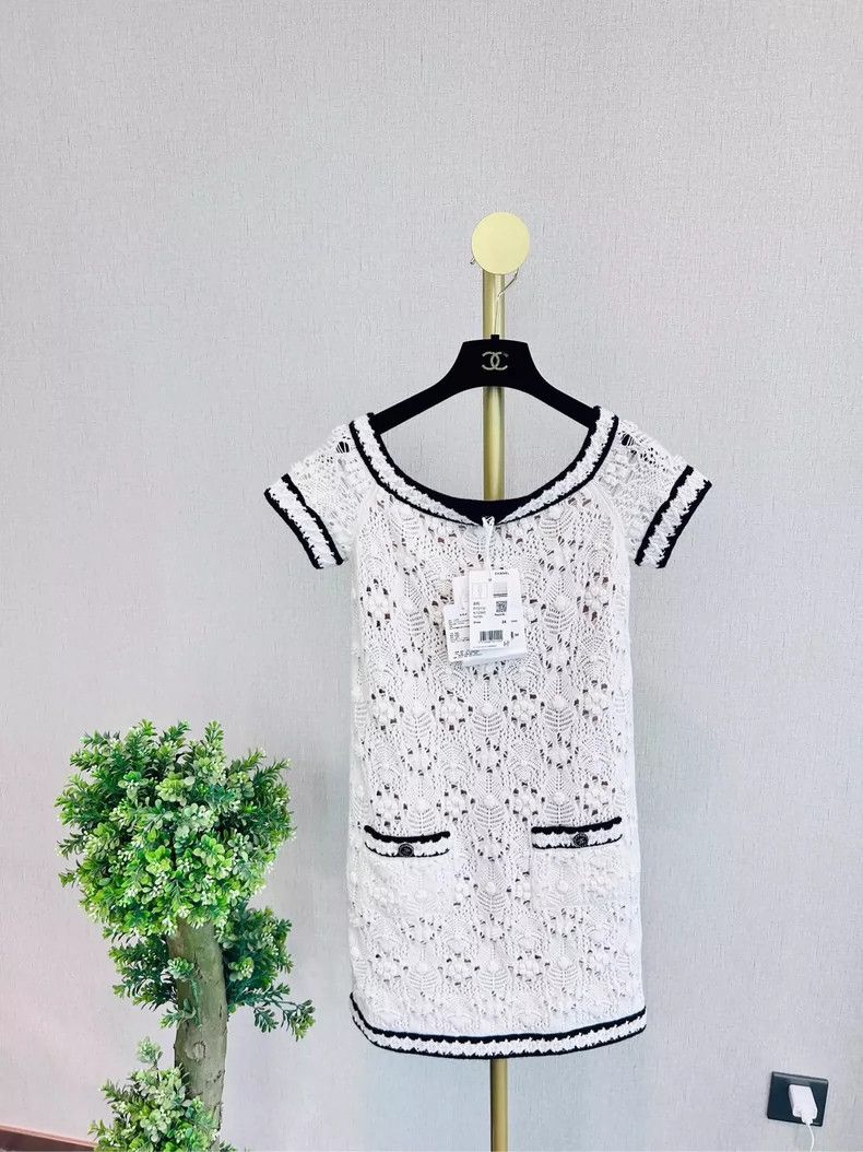 Chanel Chanel One-shoulder cashmere crochet short-sleeved dress Size XXS / US 00 / IT 34 - 4 Thumbnail