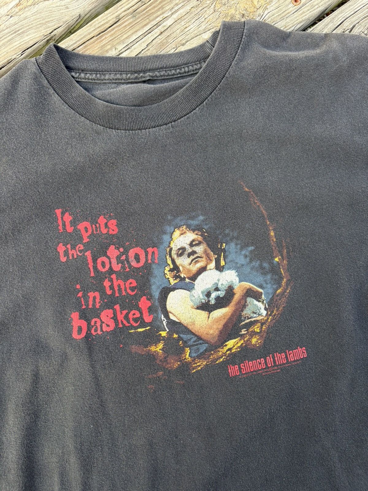 Vintage Silence of the Lambs “Buffalo Bill” graphic shirt Size US XL / EU 56 / 4 - 2 Thumbnail