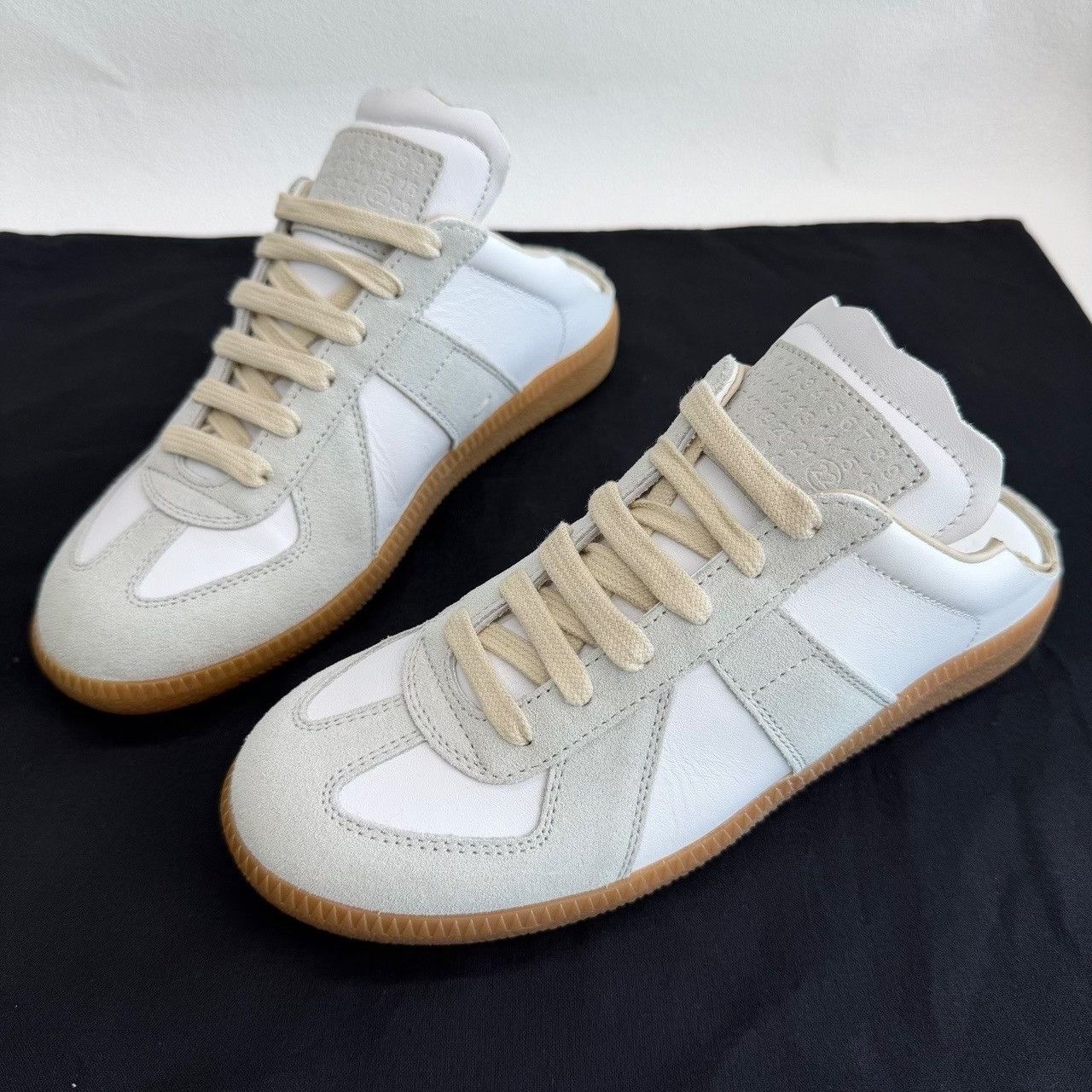 Maison Margiela Maison Margiela White Lowtop Sneakers us_5 Women Size US 5 / IT 35 - 1 Thumbnail