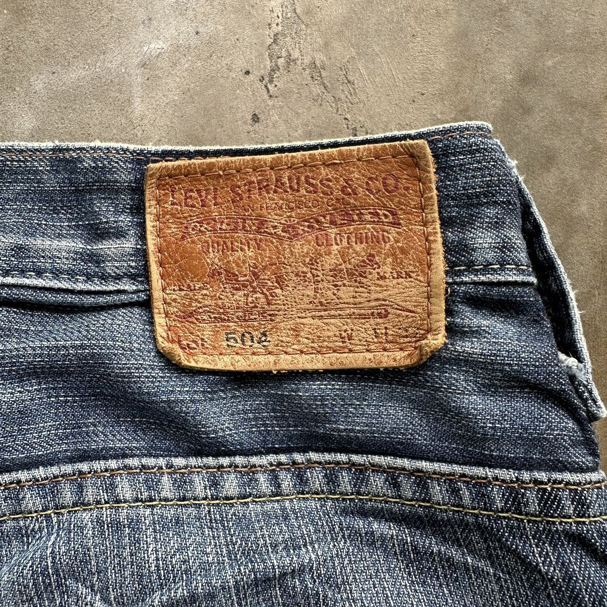 Levi's Vintage Levi’s 504 Sick Distressed Faded Denim Jean Pant W32 Size US 32 / EU 48 - 16 Thumbnail